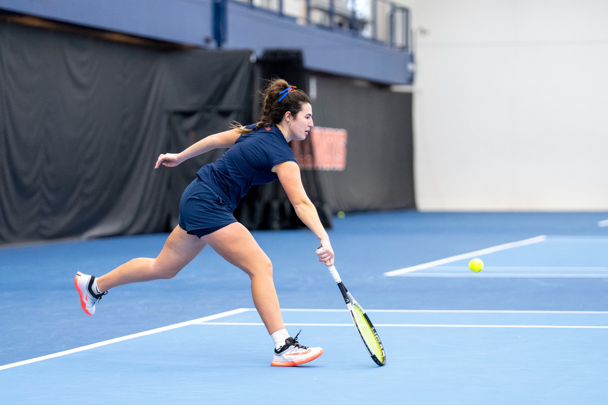 CHAMPAIGN, IL - March 02, 2026 - Tess Bucher during the match between the UMKC Kangaroos and the Illinois Fighting Illini at Atkins Tennis Center in Champaign, IL. Photo By Ashley Ray/Fighting Illini