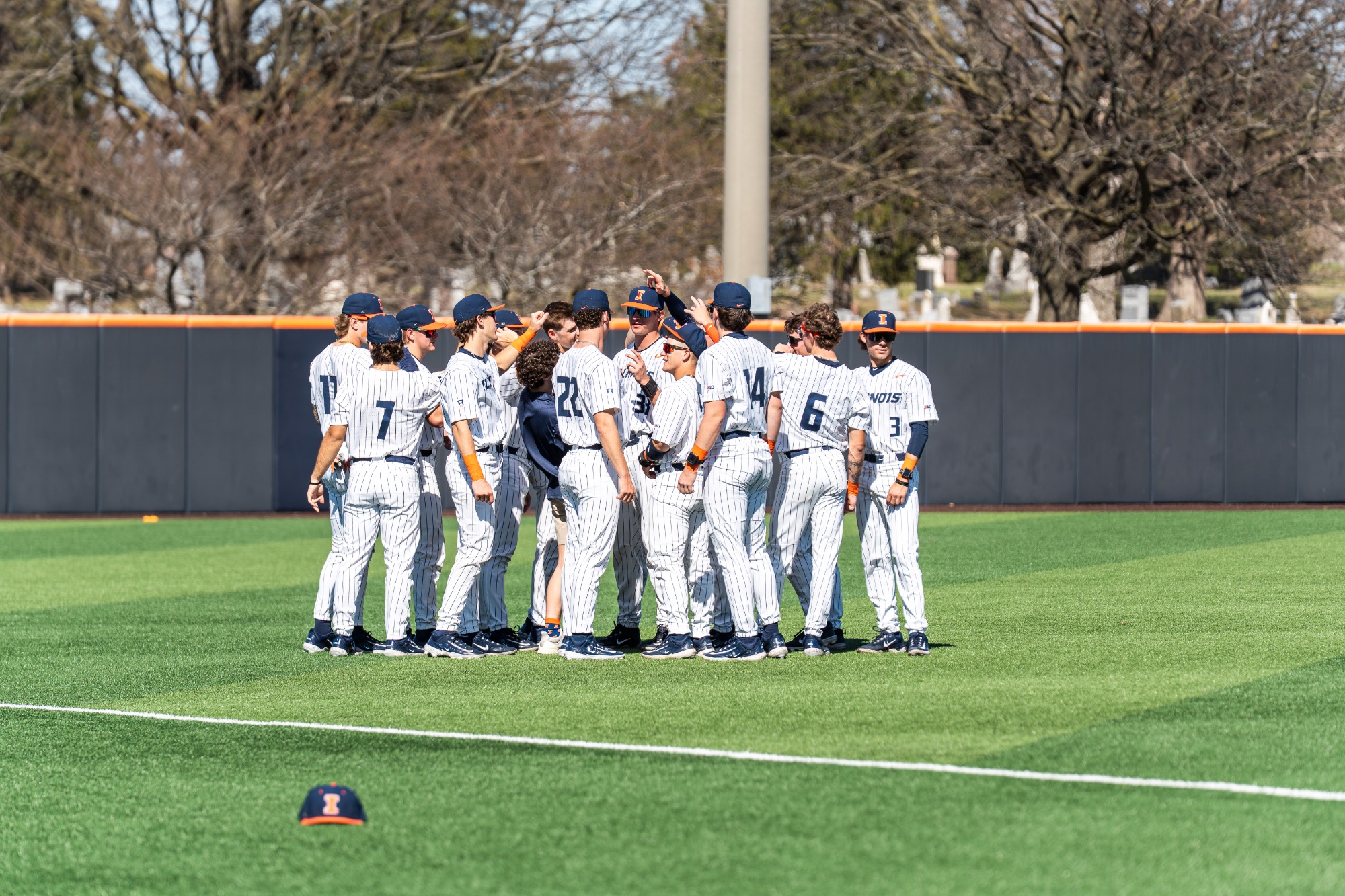 CHAMPAIGN, IL - March 21, 2026 - The Fighting Illini during the game between the Rutgers Scarlet Knights and the Illinois Fighting Illini at Illinois Field in Champaign, IL. Photo By Knox Mynatt/Fighting Illini