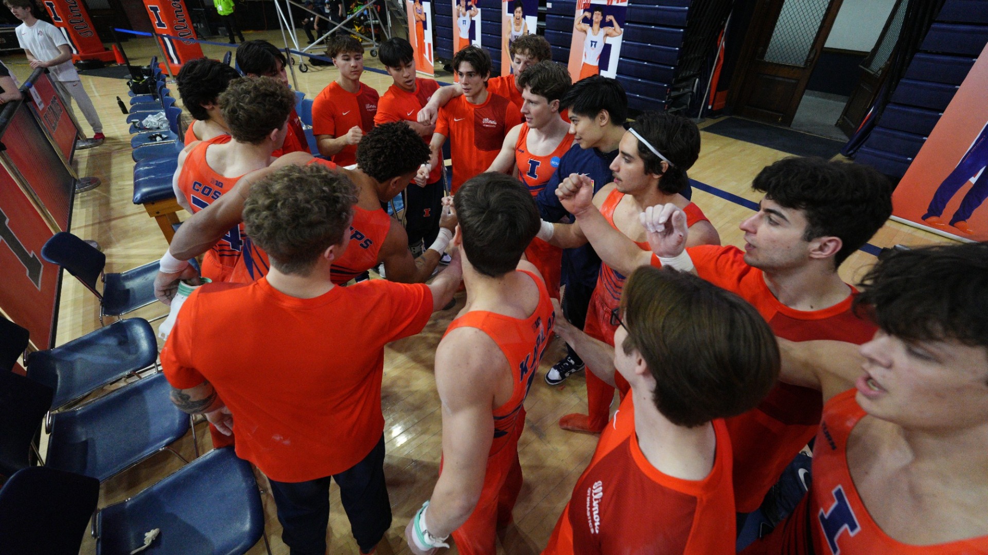 Illinois MGYM vs Ohio State - huddle