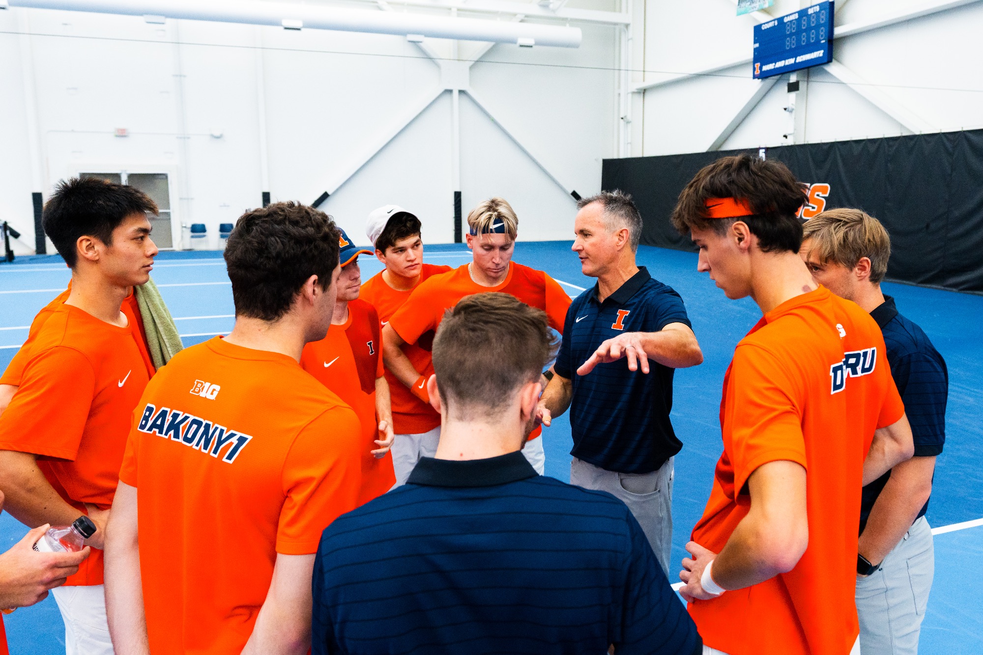 CHAMPAIGN, IL - March 08, 2026 - The Fighting Illini  during the match between the Washington Huskies and the Illinois Fighting Illini at Atkins Tennis Center in Champaign, IL. Photo By /Ryan Shepardson/Fighting Illini