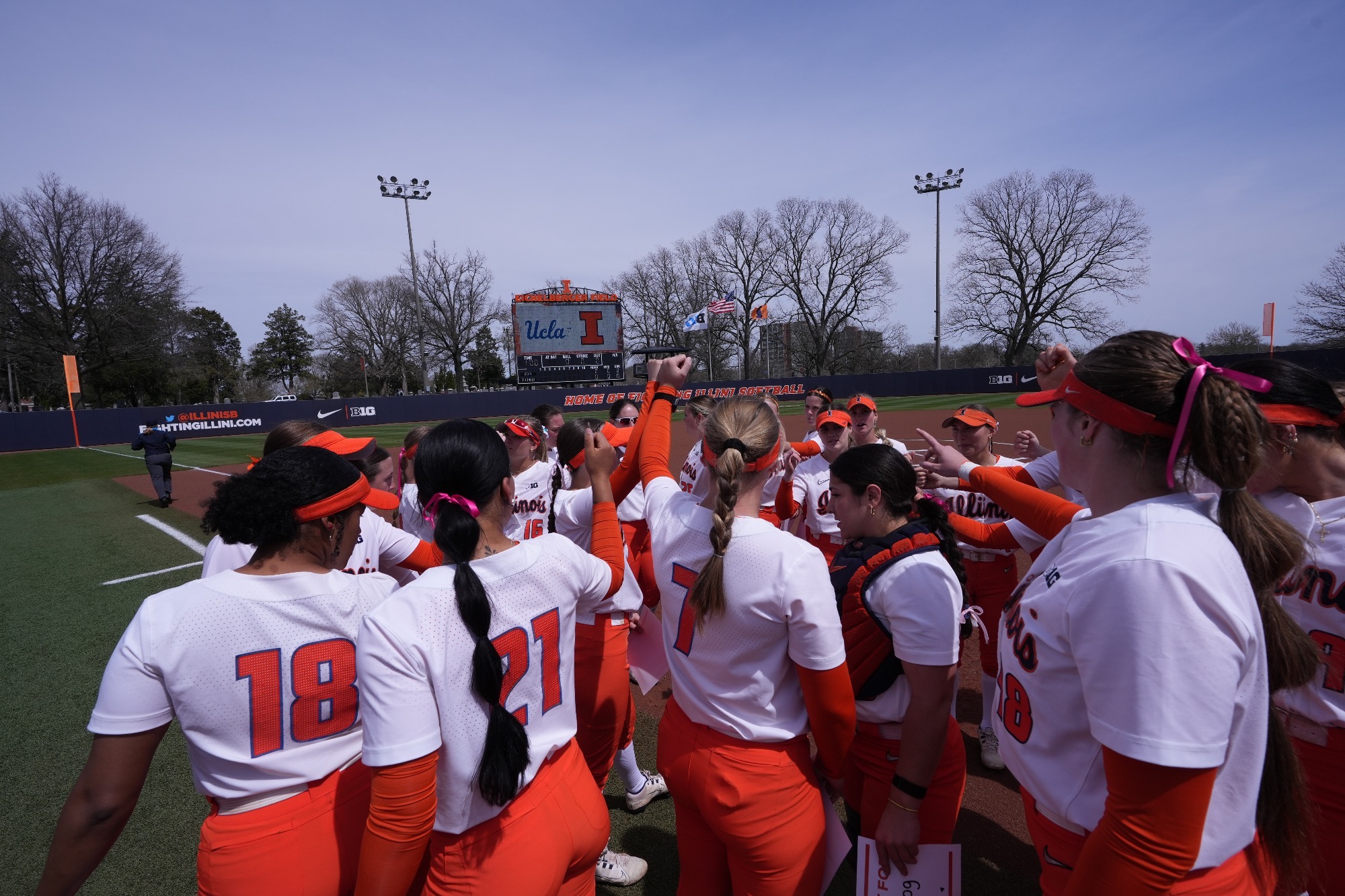 Illinois softball huddle