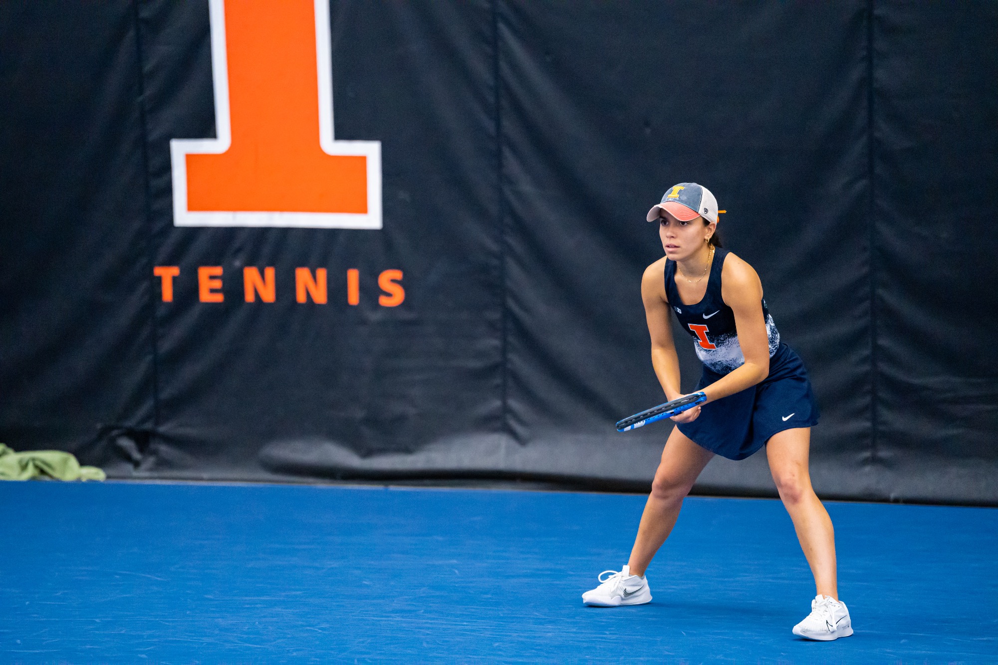 CHAMPAIGN, IL - April 12, 2026 - Ariel Madatali during the match between the USC Trojans and the Illinois Fighting Illini at Atkins Tennis Center in Champaign, IL. Photo By Lucas Sun