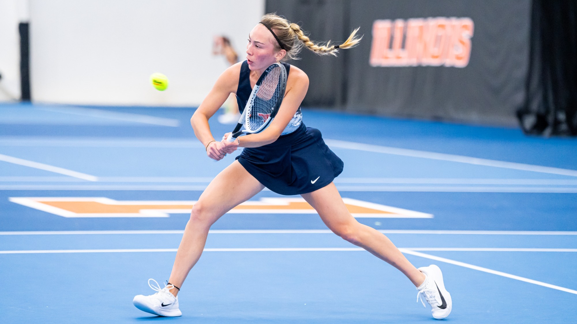 CHAMPAIGN, IL - April 12, 2026 - Kimiko Cooper during the match between the USC Trojans and the Illinois Fighting Illini at Atkins Tennis Center in Champaign, IL. Photo By Lucas Sun