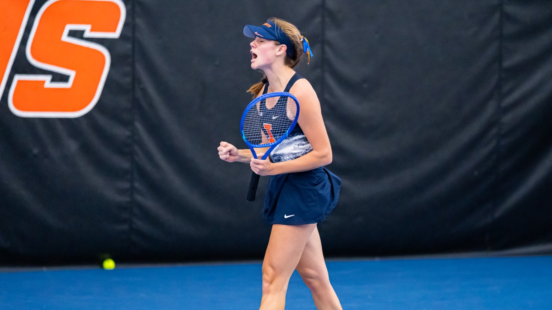 McKenna Schaefbauer Celebrates during Illinois' women's tennis match vs. USC