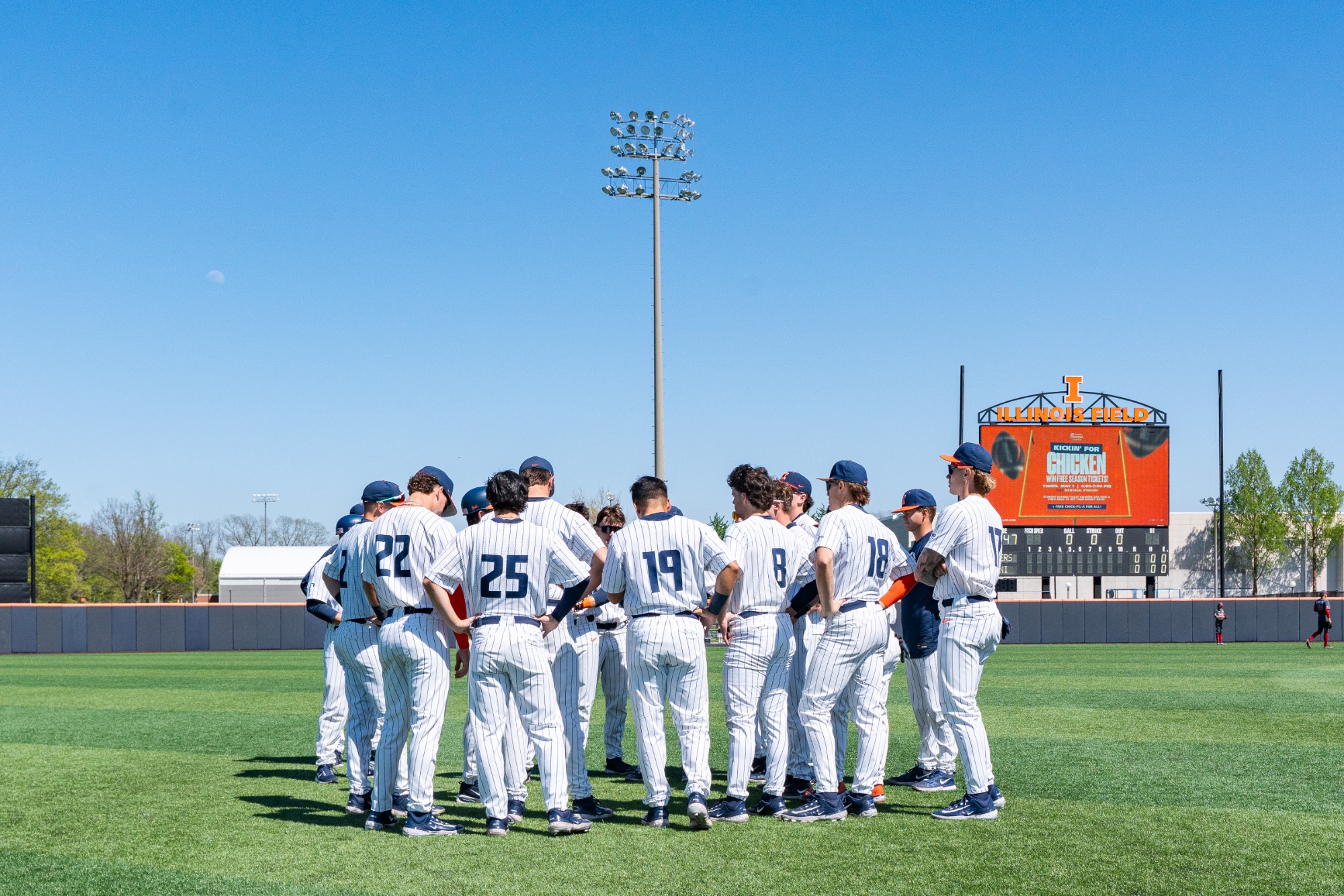 CHAMPAIGN, IL - April 25, 2026 - The Fighting Illini during the game between the Nebraska Cornhuskers and the Illinois Fighting Illini at Illinois Field in Champaign, IL. Photo By Knox Mynatt/Fighting Illini