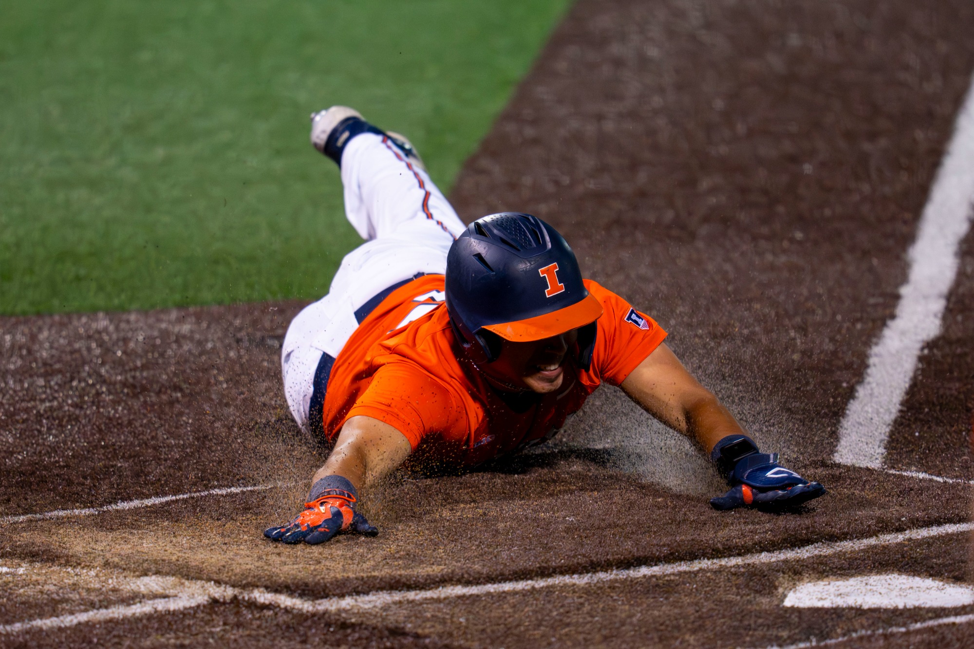 CHAMPAIGN, IL - April 28, 2026 - Catcher Daniel Contreras (#19) during the game between the Roosevelt University Lakers and the Illinois Fighting Illini at Illinois Field in Champaign, IL. Photo By Ashley Ray/Fighting Illini