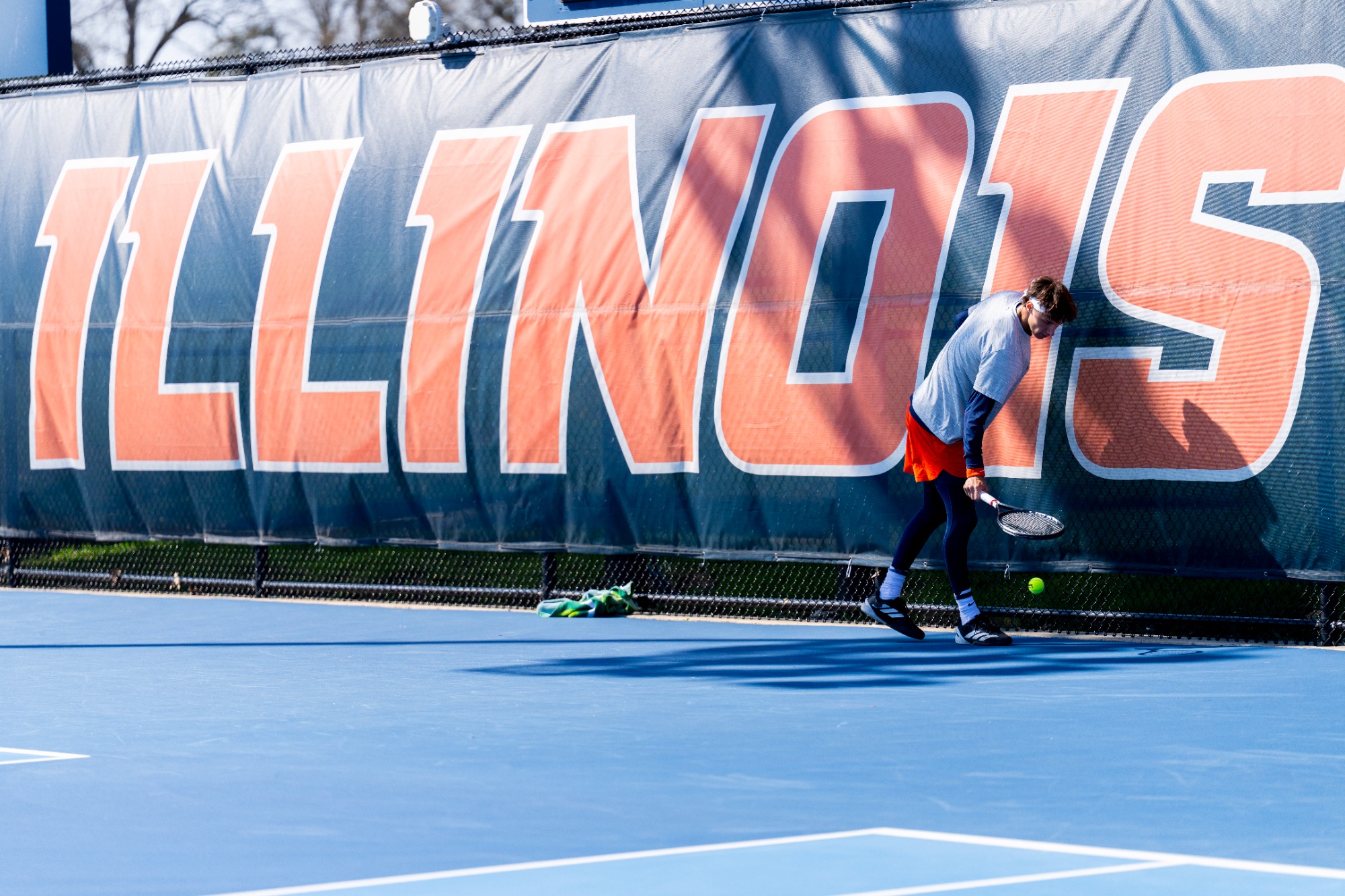 CHAMPAIGN, IL - April 05, 2026 - Gabriel Debru during the match between the Purdue Boilermakers and the Illinois Fighting Illini at Atkins Tennis Center in Champaign, IL. Photo By Knox Mynatt/Fighting Illini