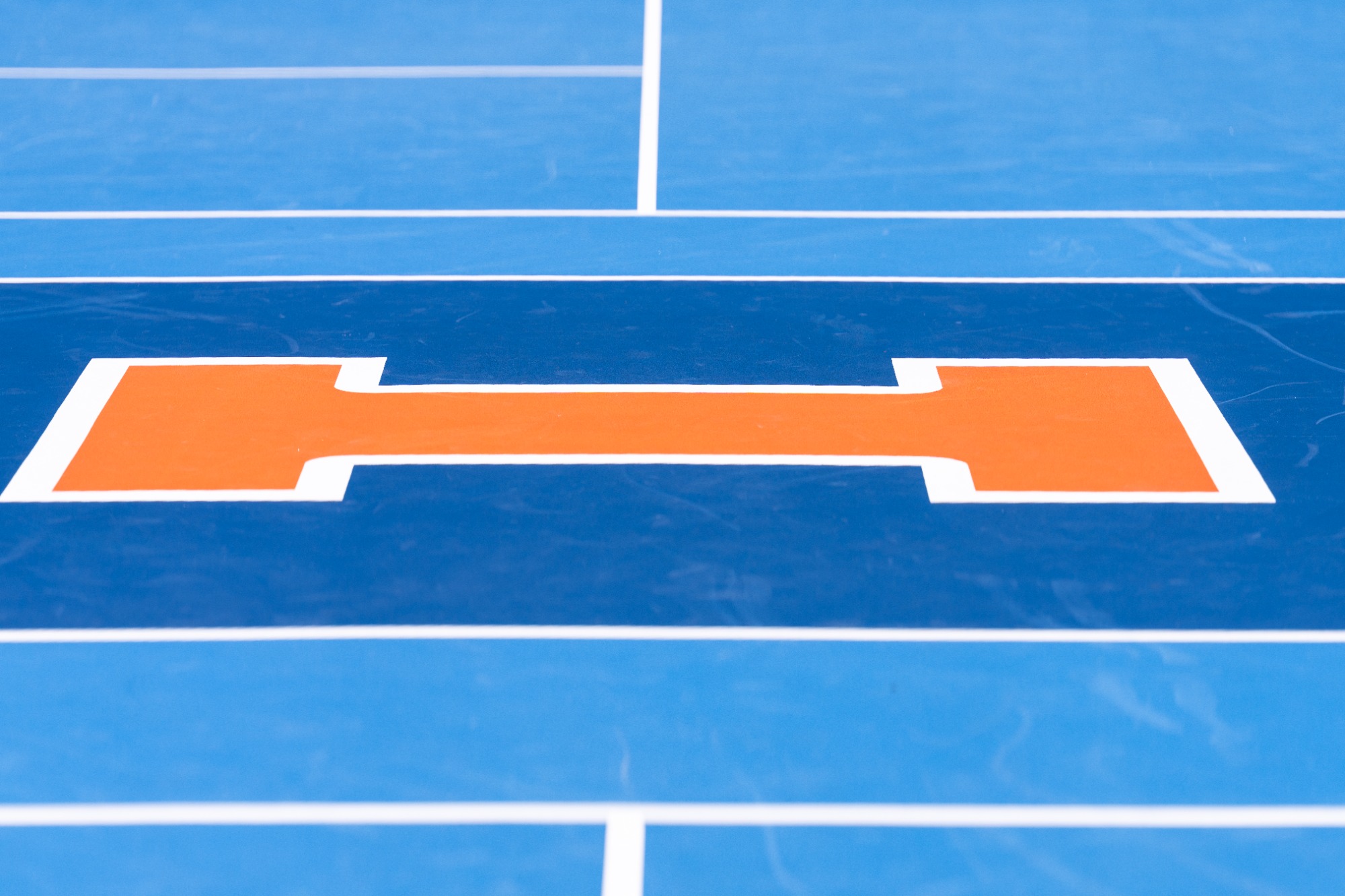 CHAMPAIGN, IL - April 05, 2026 - The Fighting Illini  during the match between the Purdue Boilermakers and the Illinois Fighting Illini at Atkins Tennis Center in Champaign, IL. Photo By Knox Mynatt/Fighting Illini