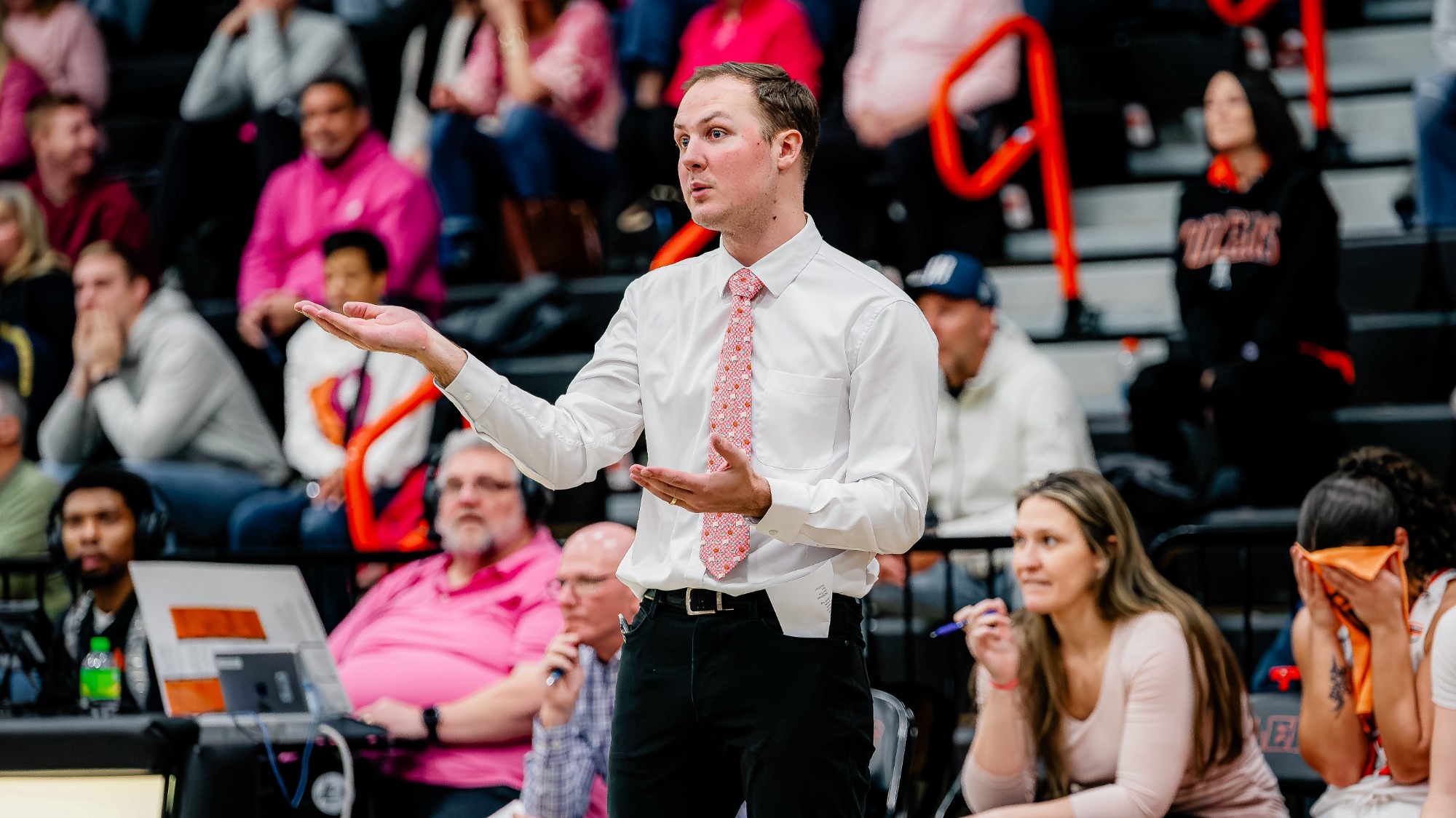 Women's Basketball Pink Game 2026