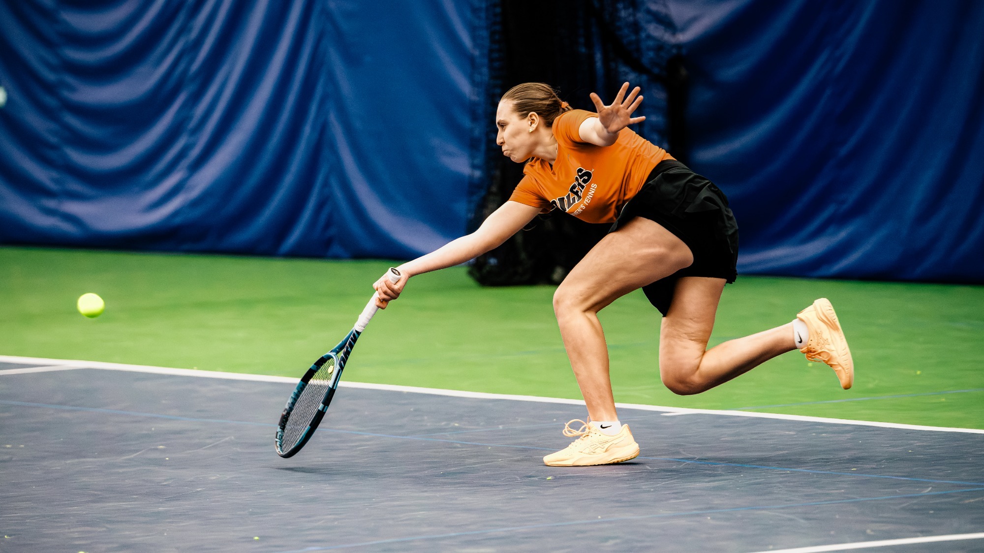 Maria Batinic Hitting Forehand