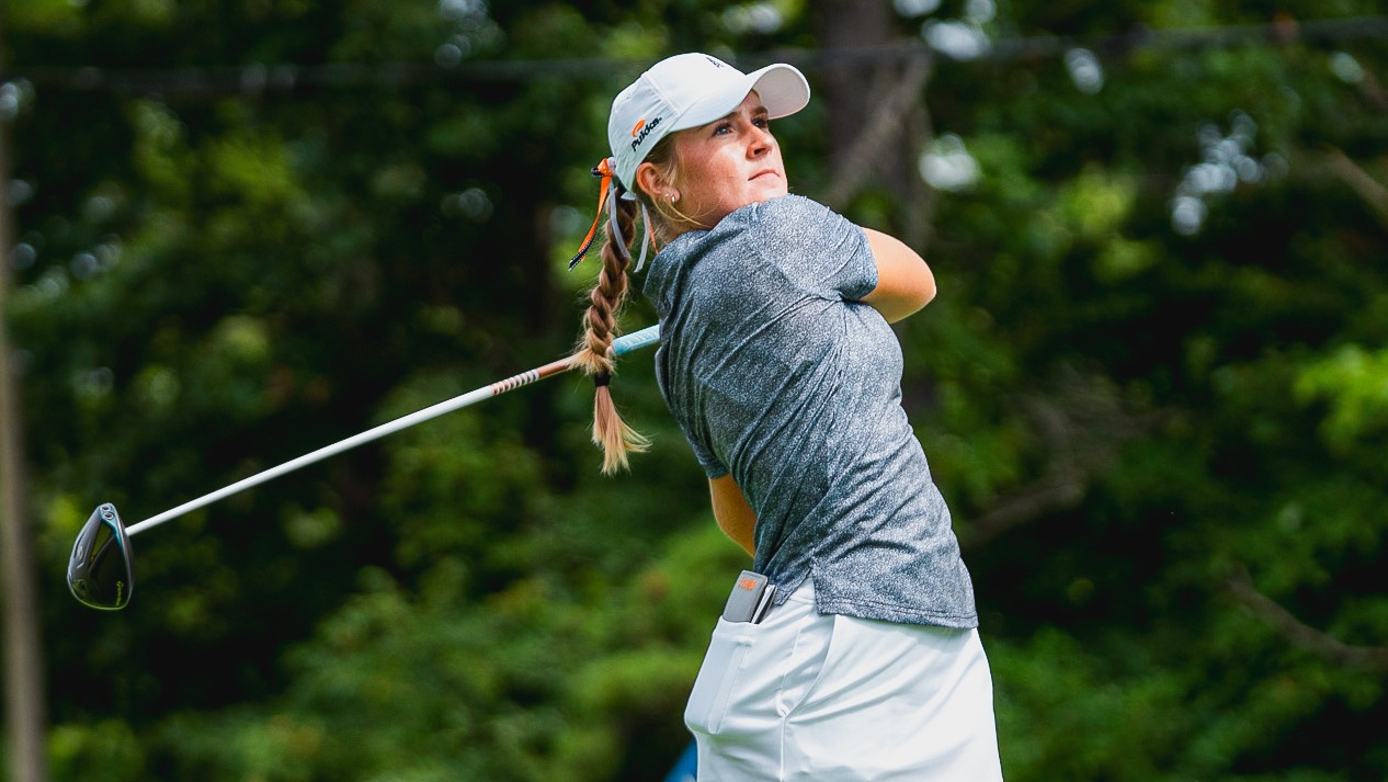 Emma Myers Hitting Shot
