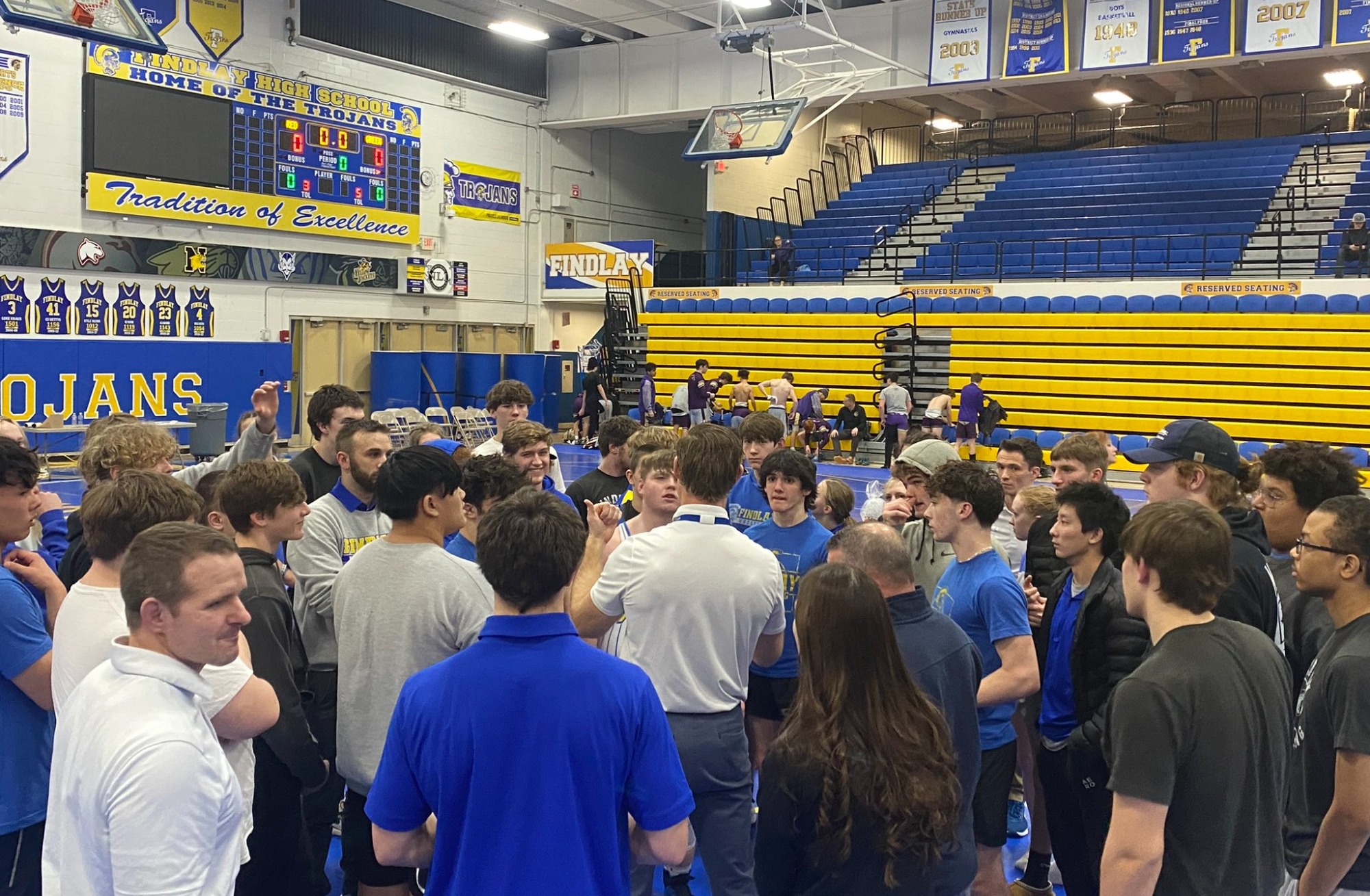 2023-24 Wrestling Advances to Sectionals