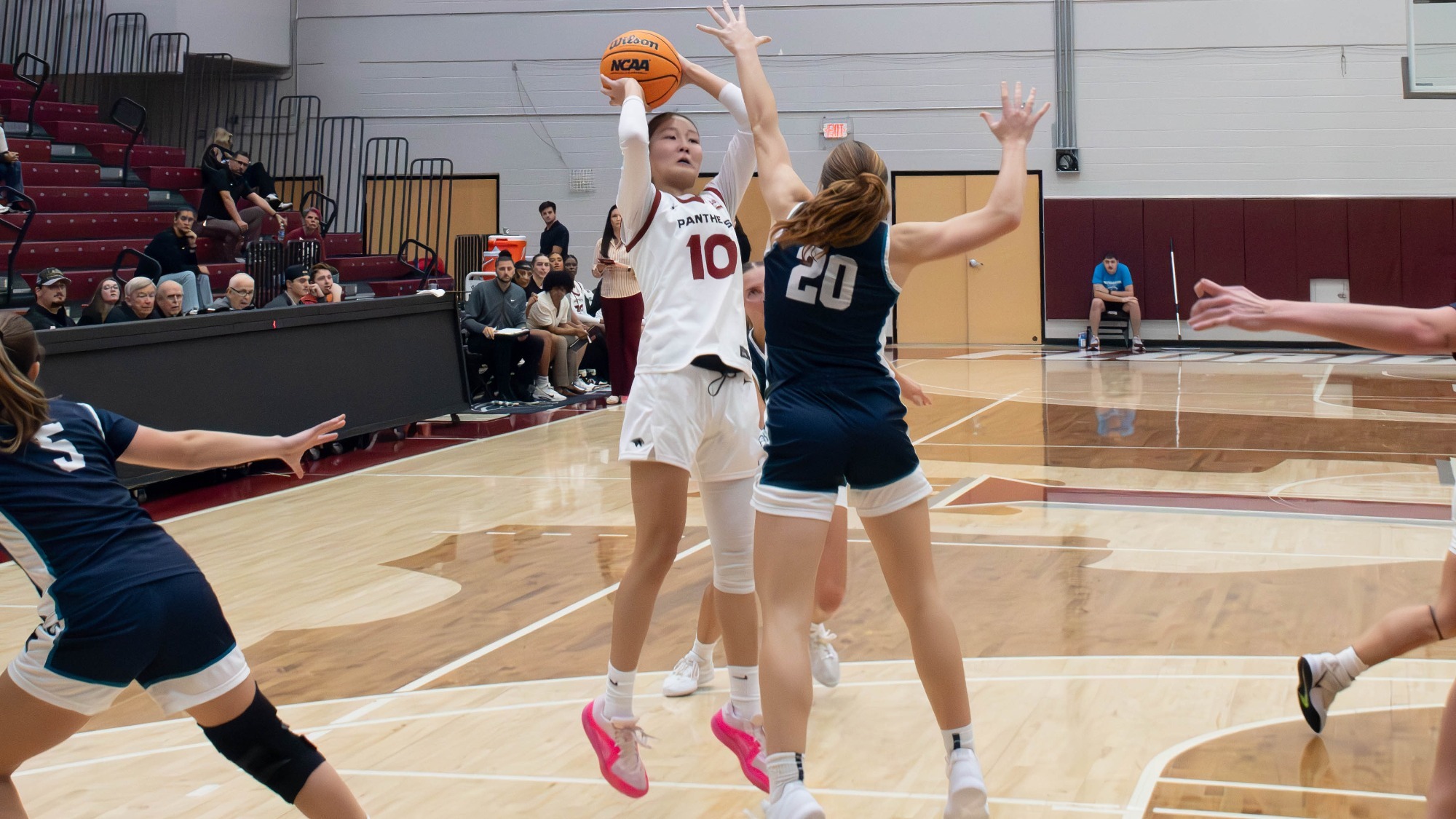 Nyamjav Fadeaway versus Eckerd