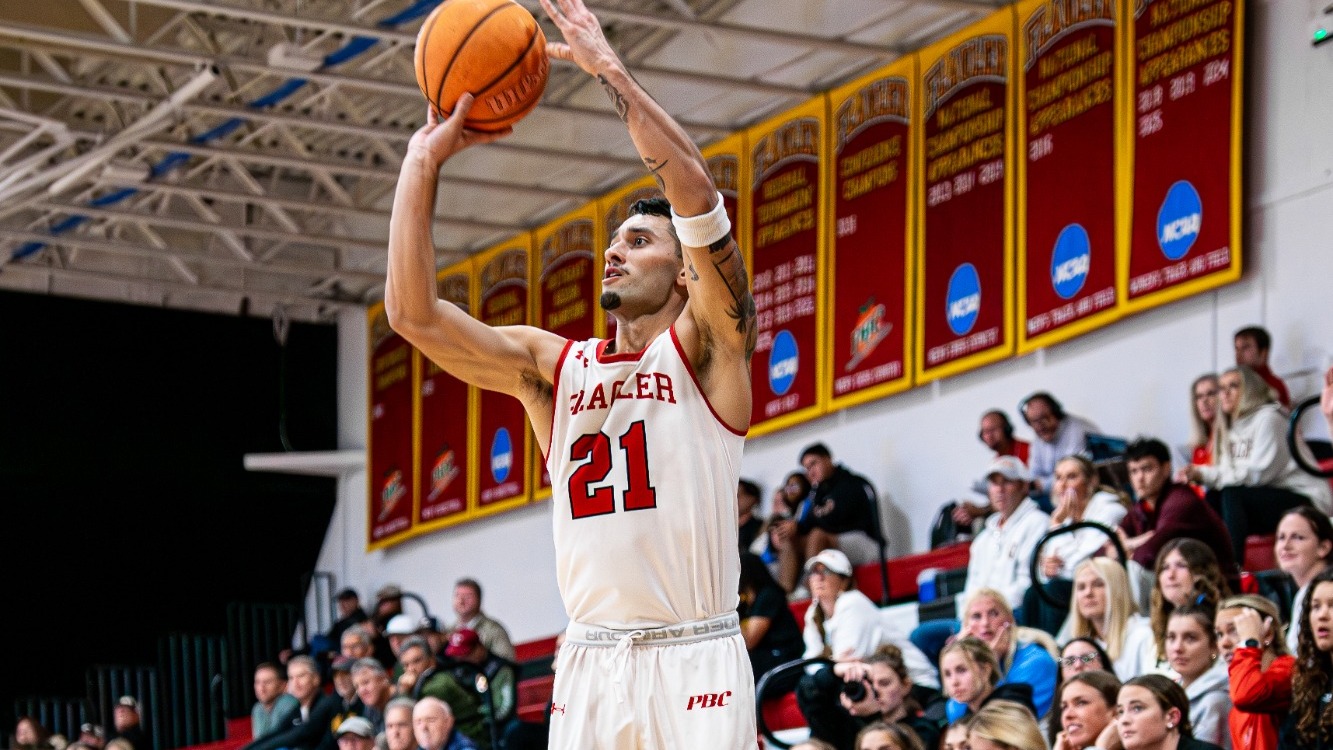 Hoku Fisher shoots a jump shot