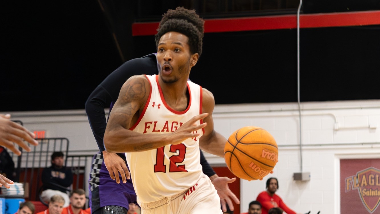 Rahdir Hicks drives the lane