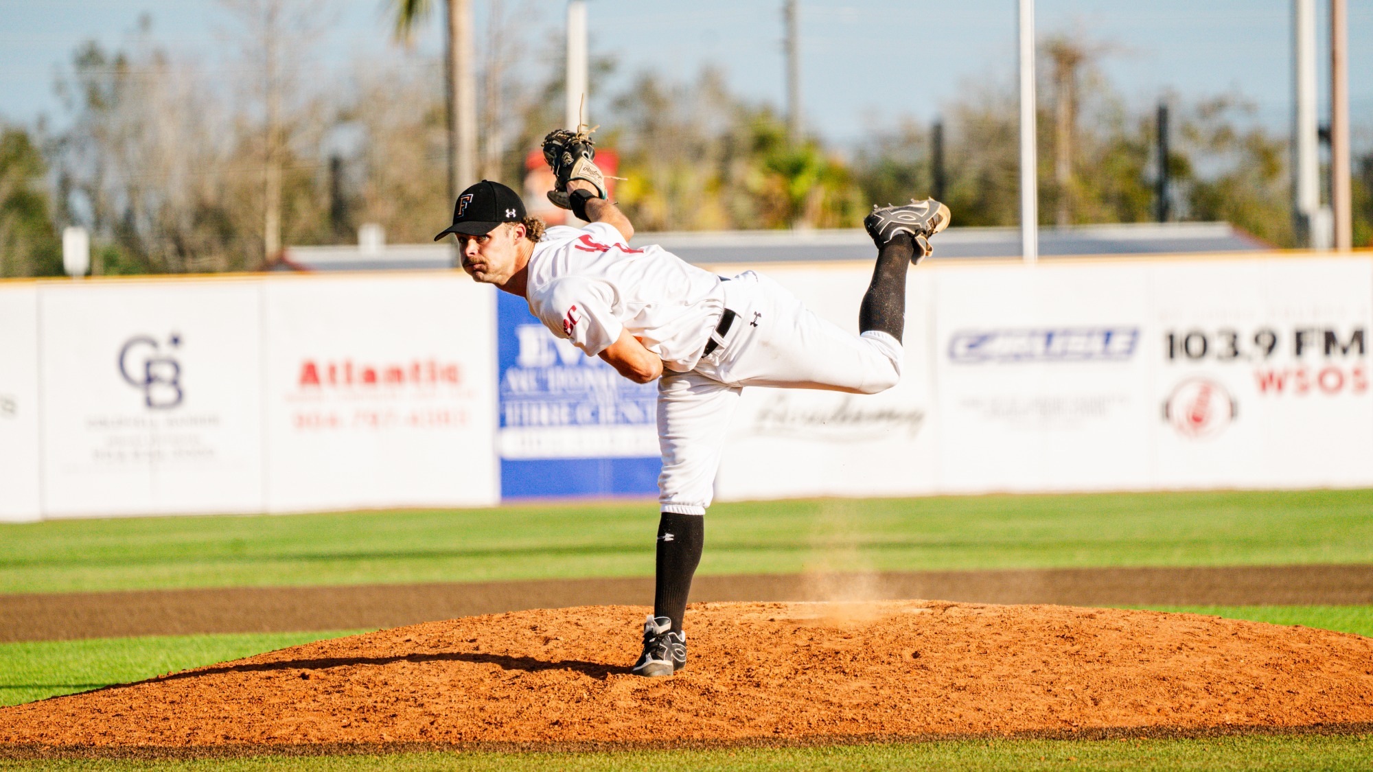 CJ Hanson delivers a pitch