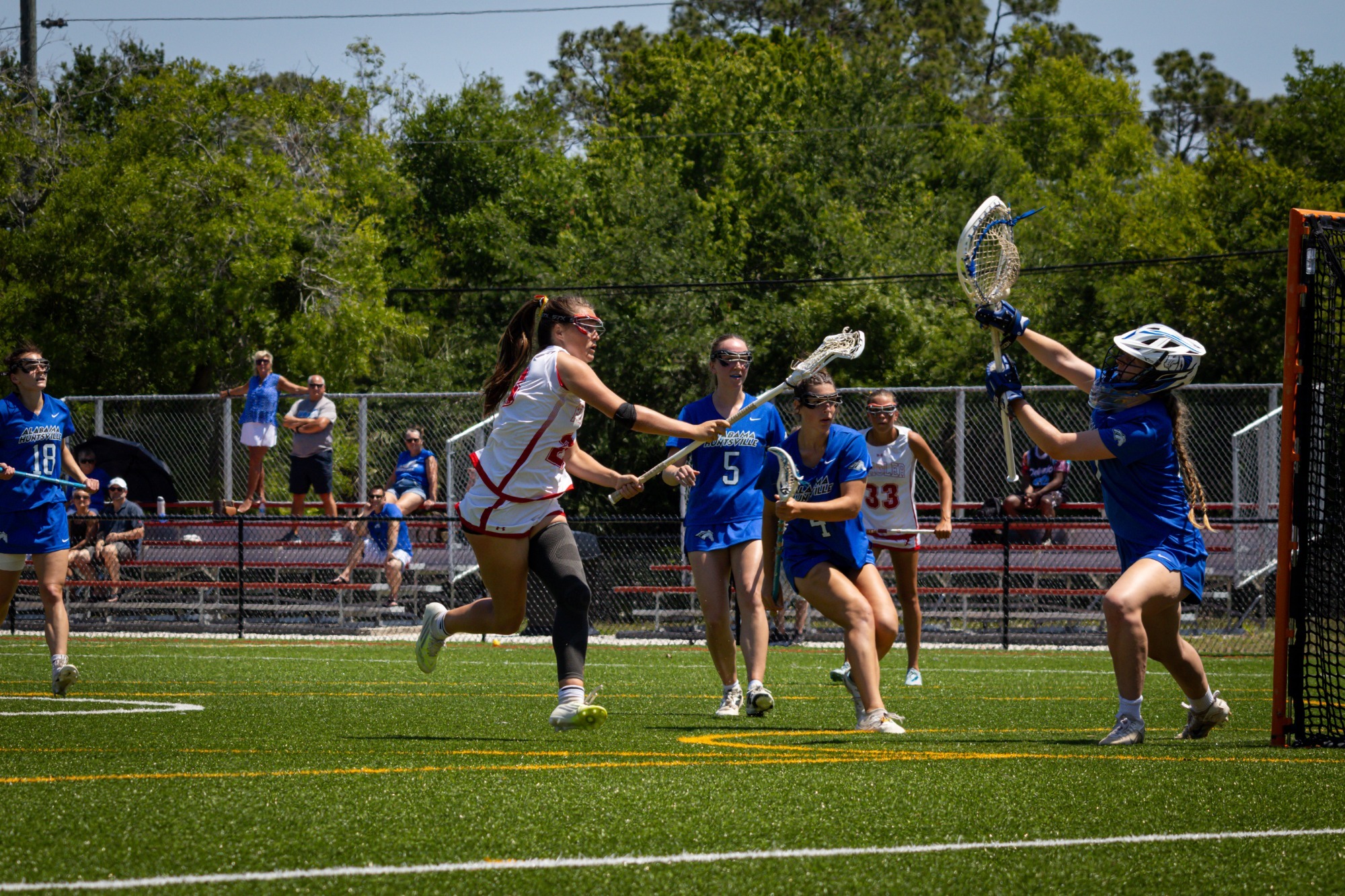 Jessica Wright shooting the ball 