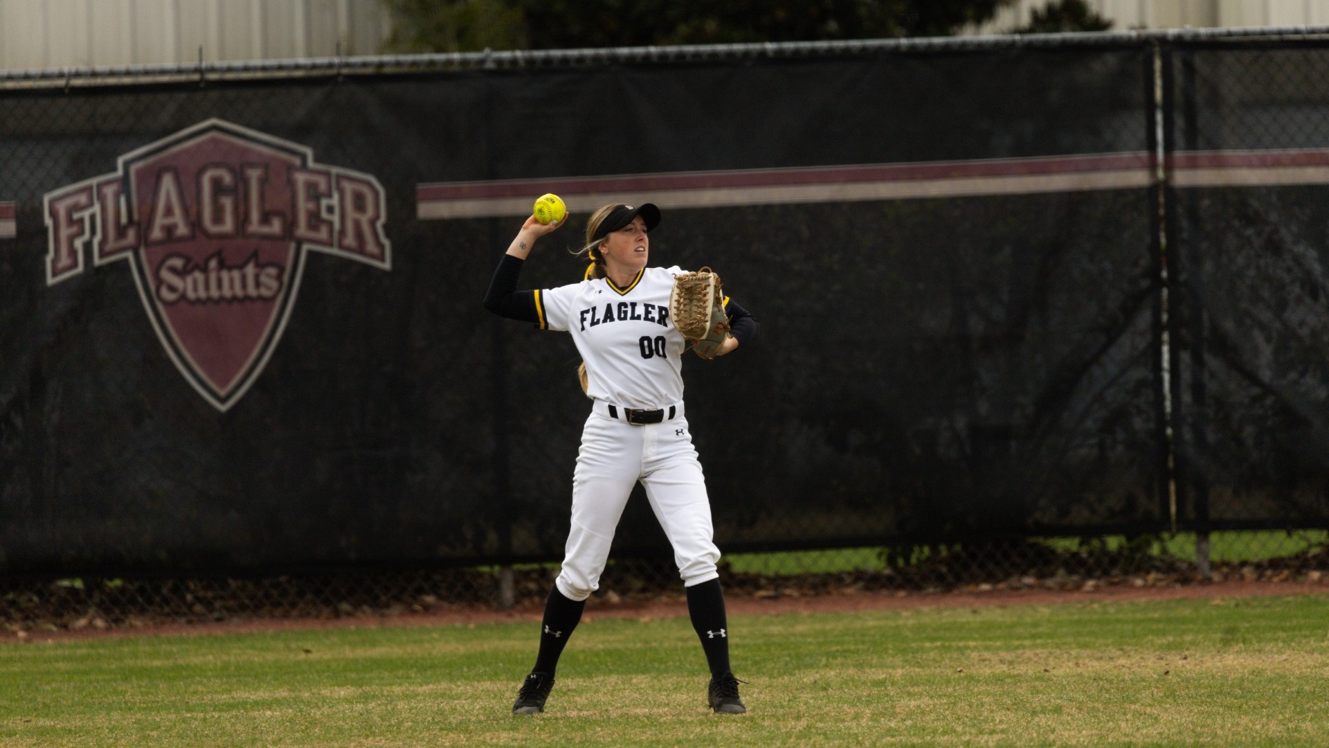 Olivia Burns throwing in the ball