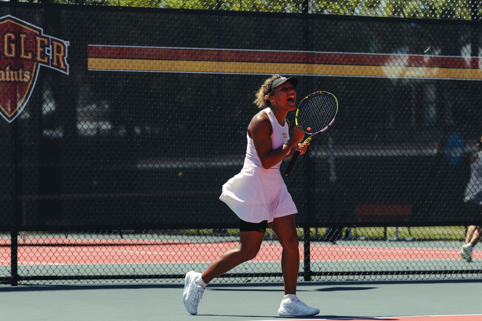 Elena Ondobo yelling after a victory