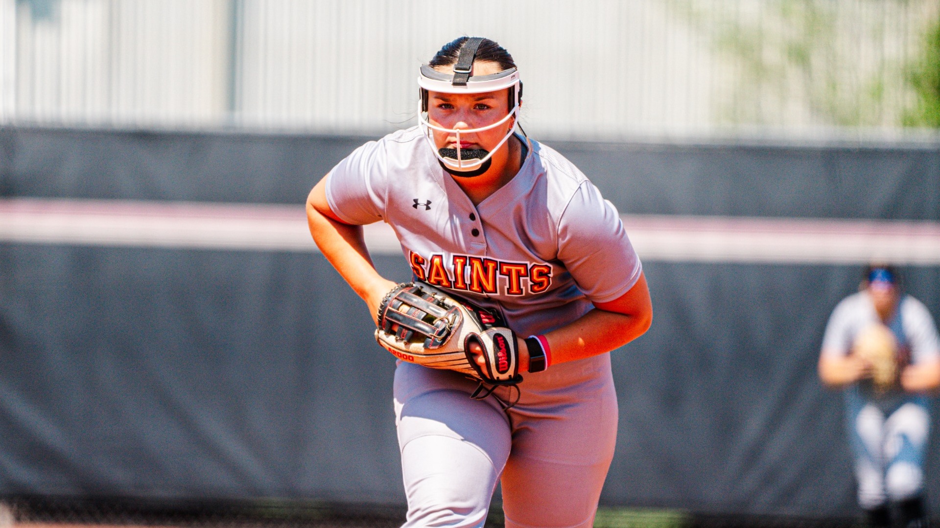 Rylie Rowe about to throw a pitch