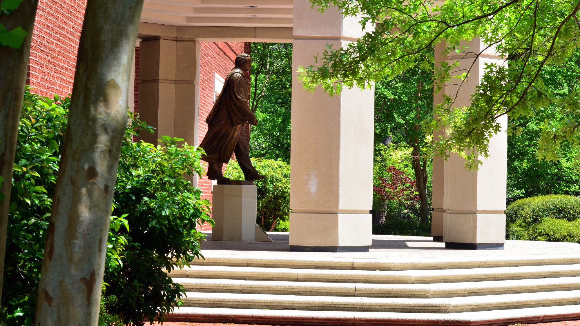 FMU Stokes Administration Building Smith statue HERO size