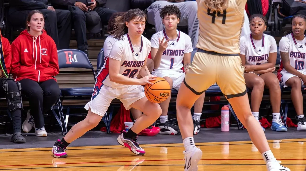 WBB26 MacKenzie Feagin dribbles vs Anderson
