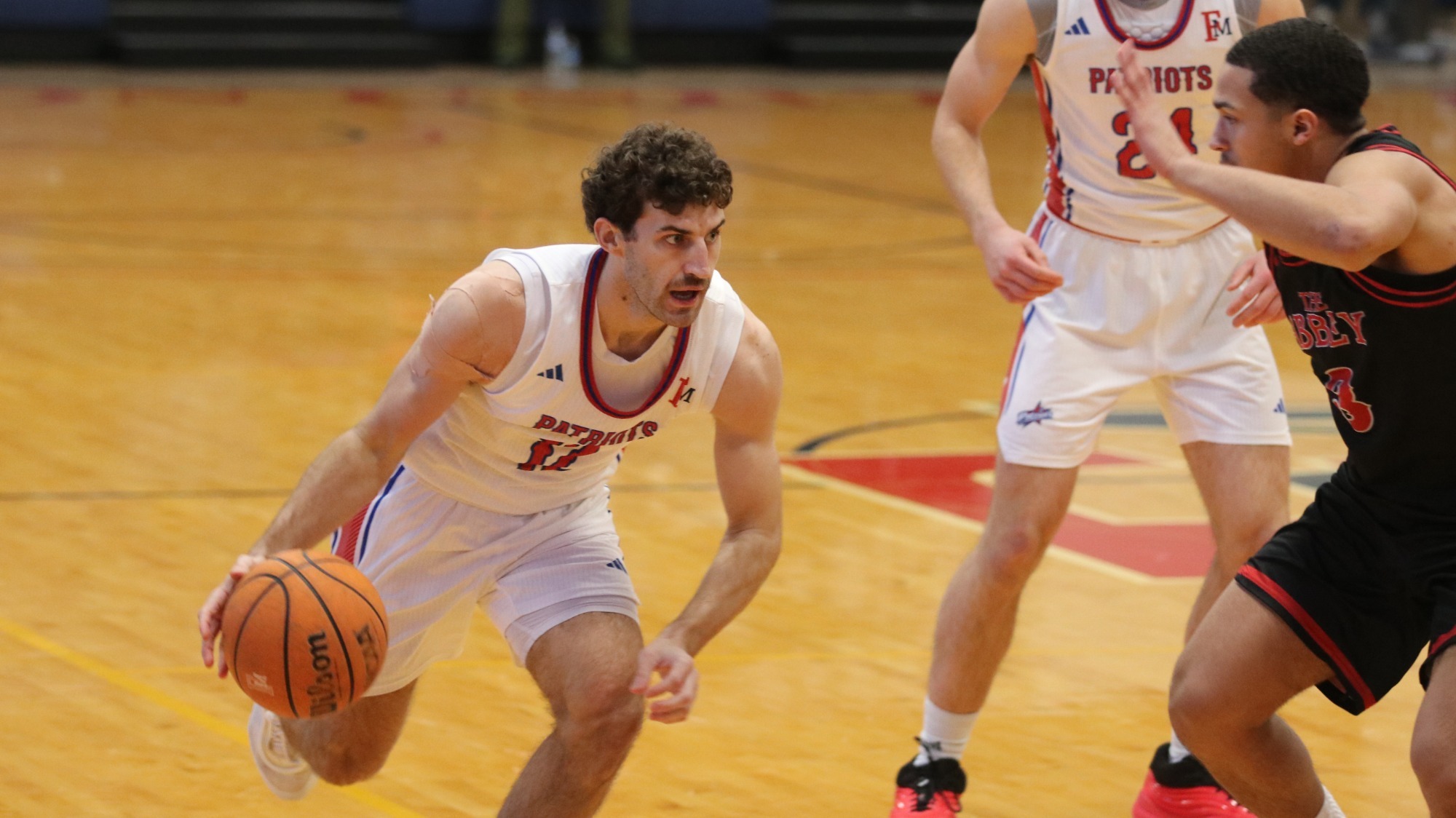 Antonelli and Davis guided FMU to Homecoming victory