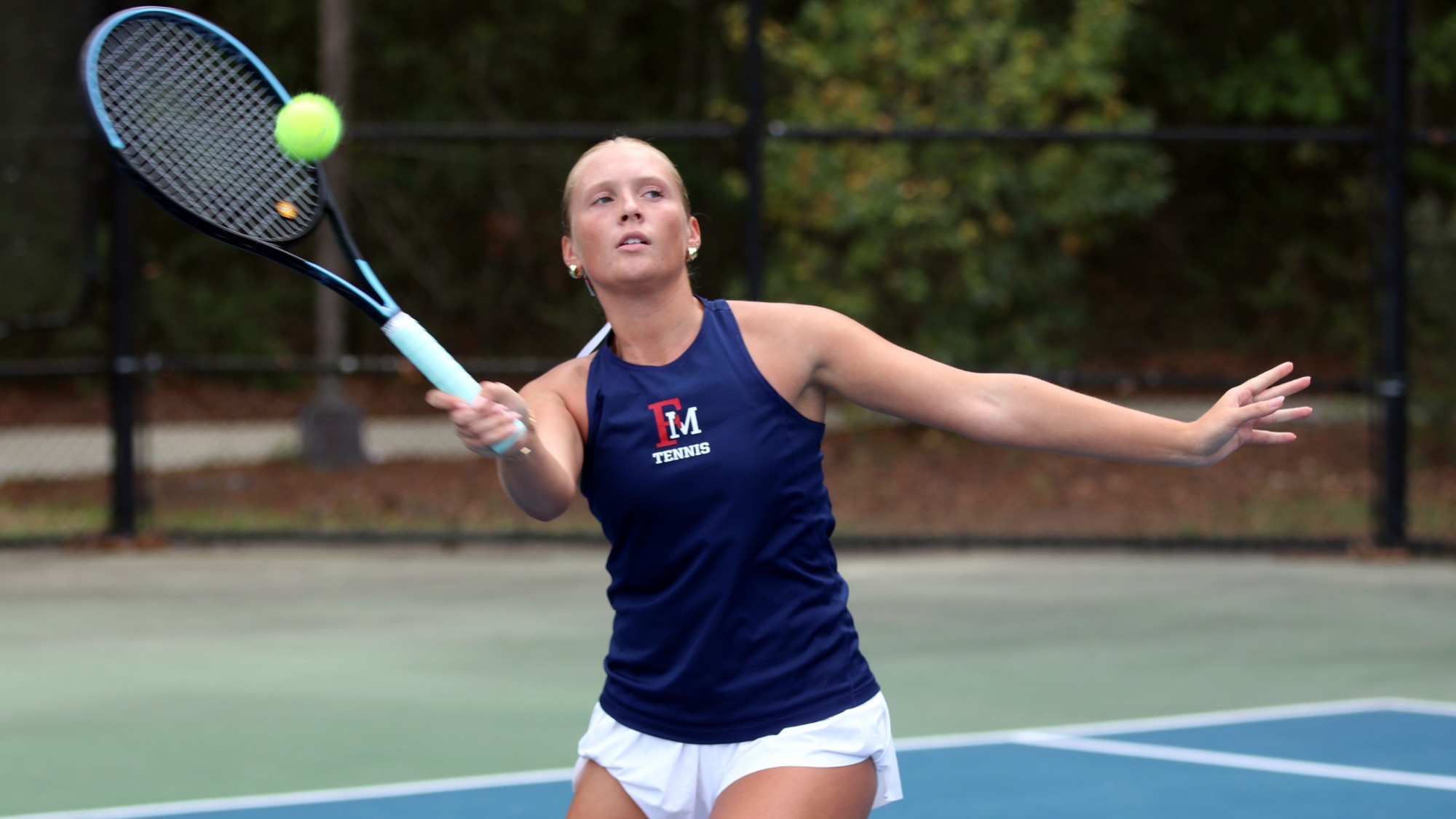 WT26 Alyssa Boschin with a return shot vs Barton