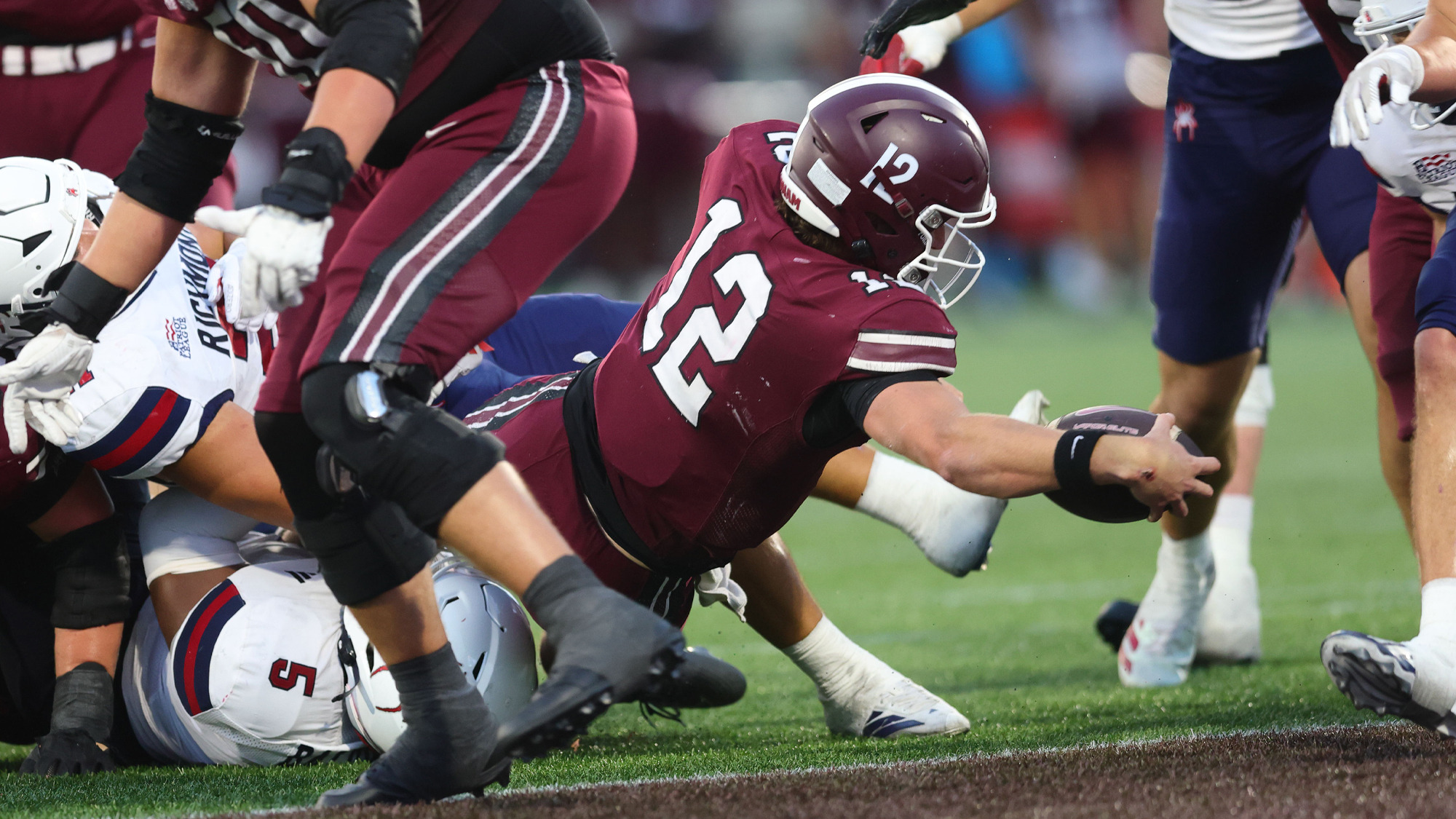 Gunnar Smith scores the winning touchdown vs. Richmond