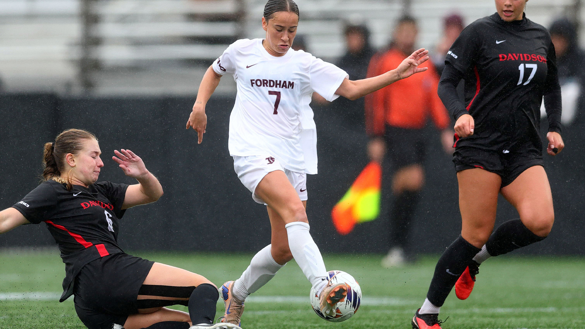 Lina Müller in action vs. Davidson