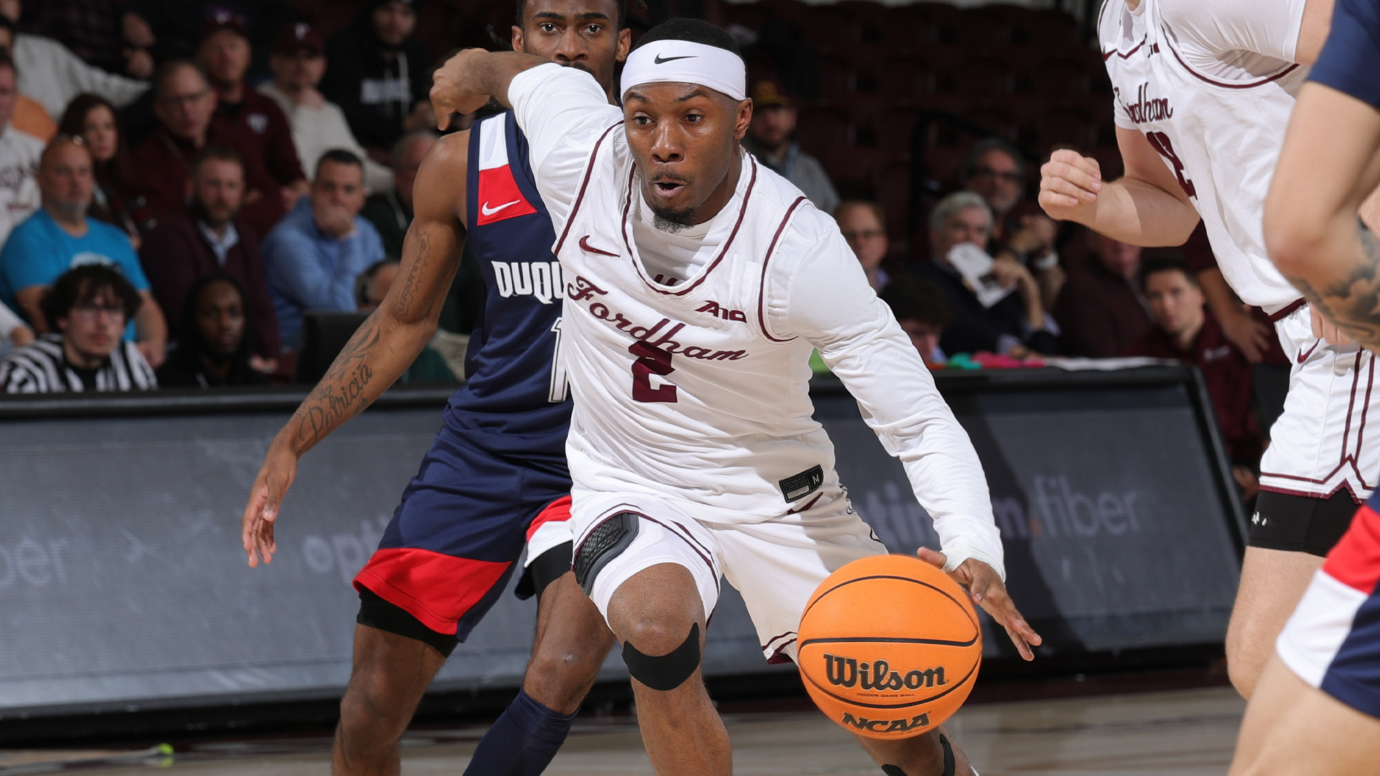 Dejour Reaves drives to the basket