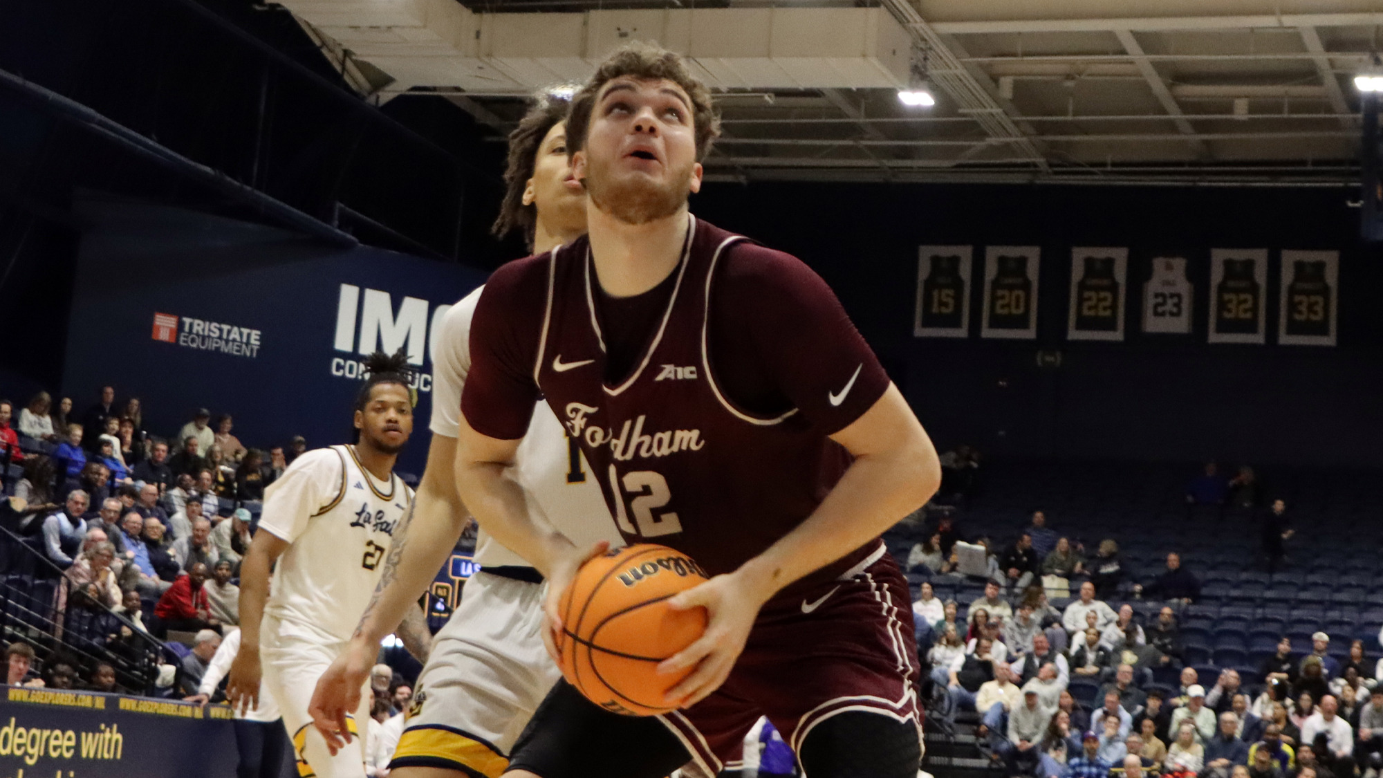 Rikus Schulte handles the ball under the basket