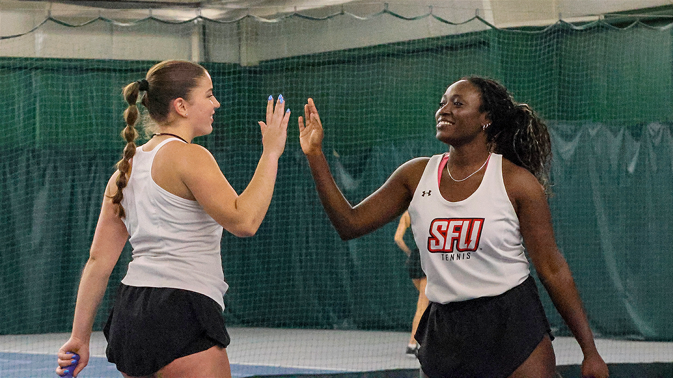 Kelly Dowuona High Five in win over Binghamton