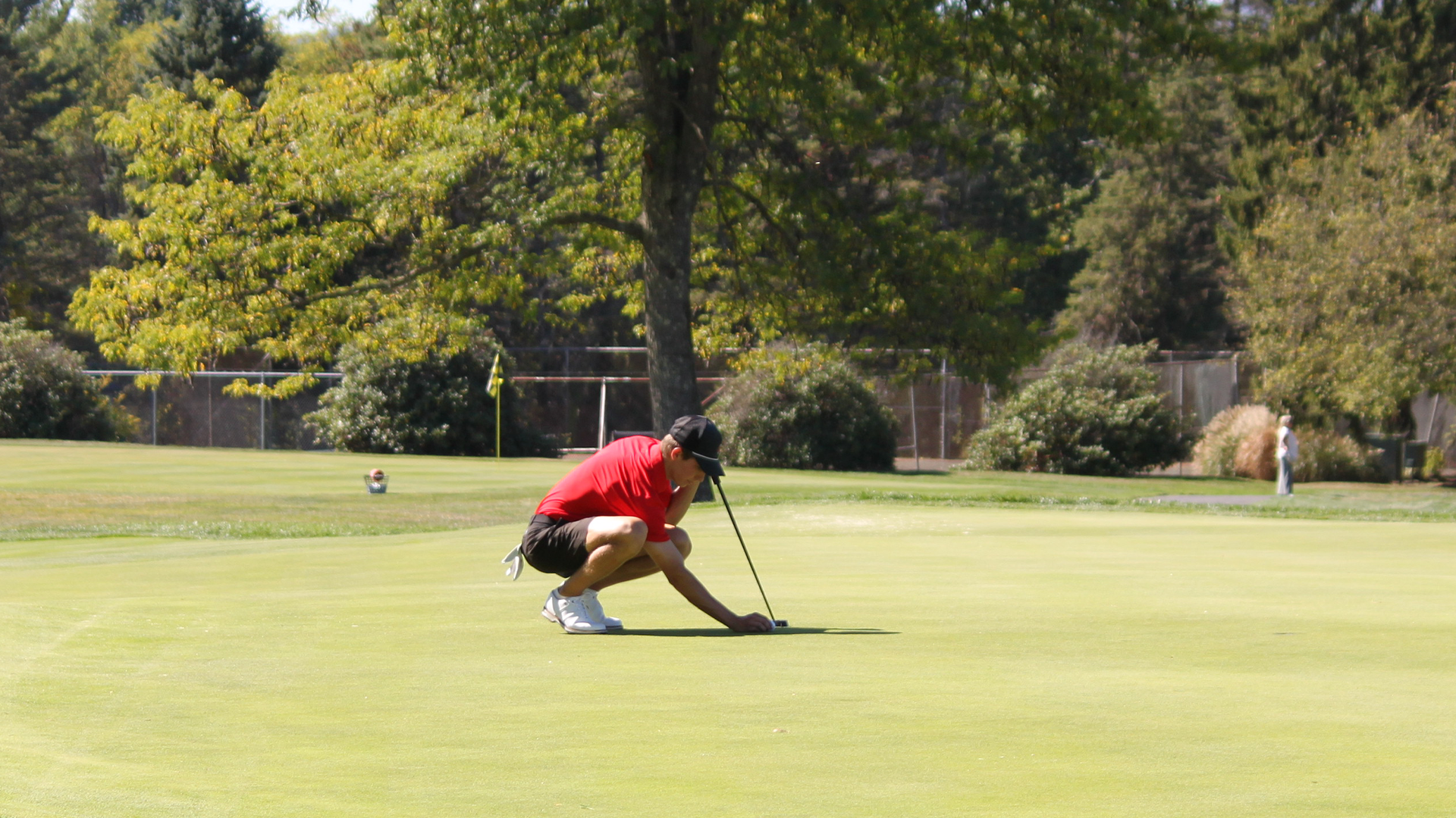 Meyers Lining Up Putt