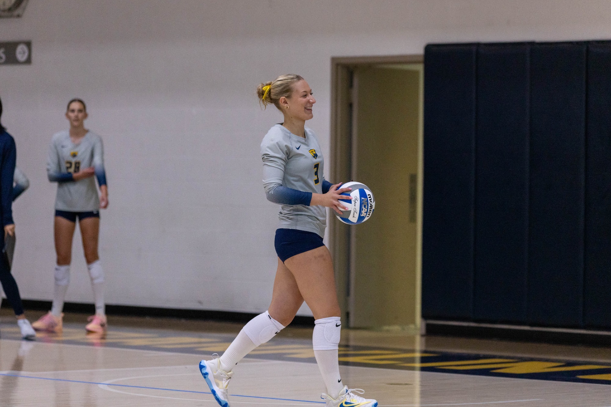 WVB Scrimmage Martin 6