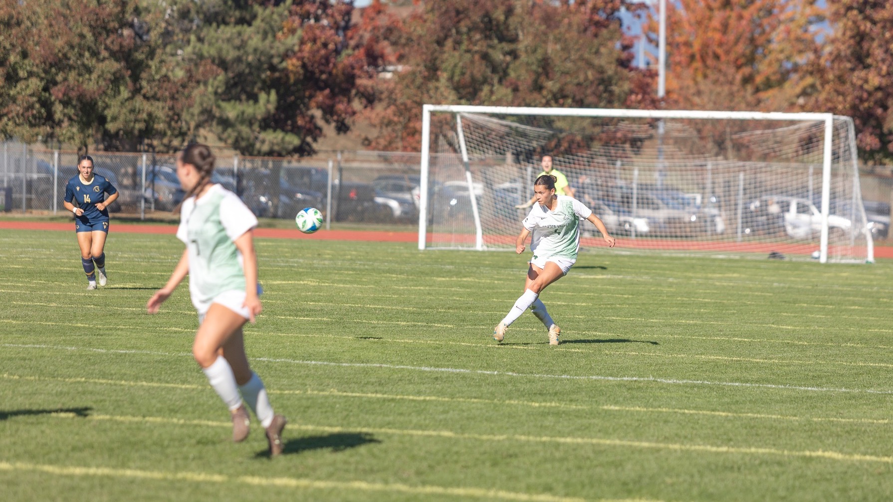 Kenzie Fitzgerald sends a ball forward