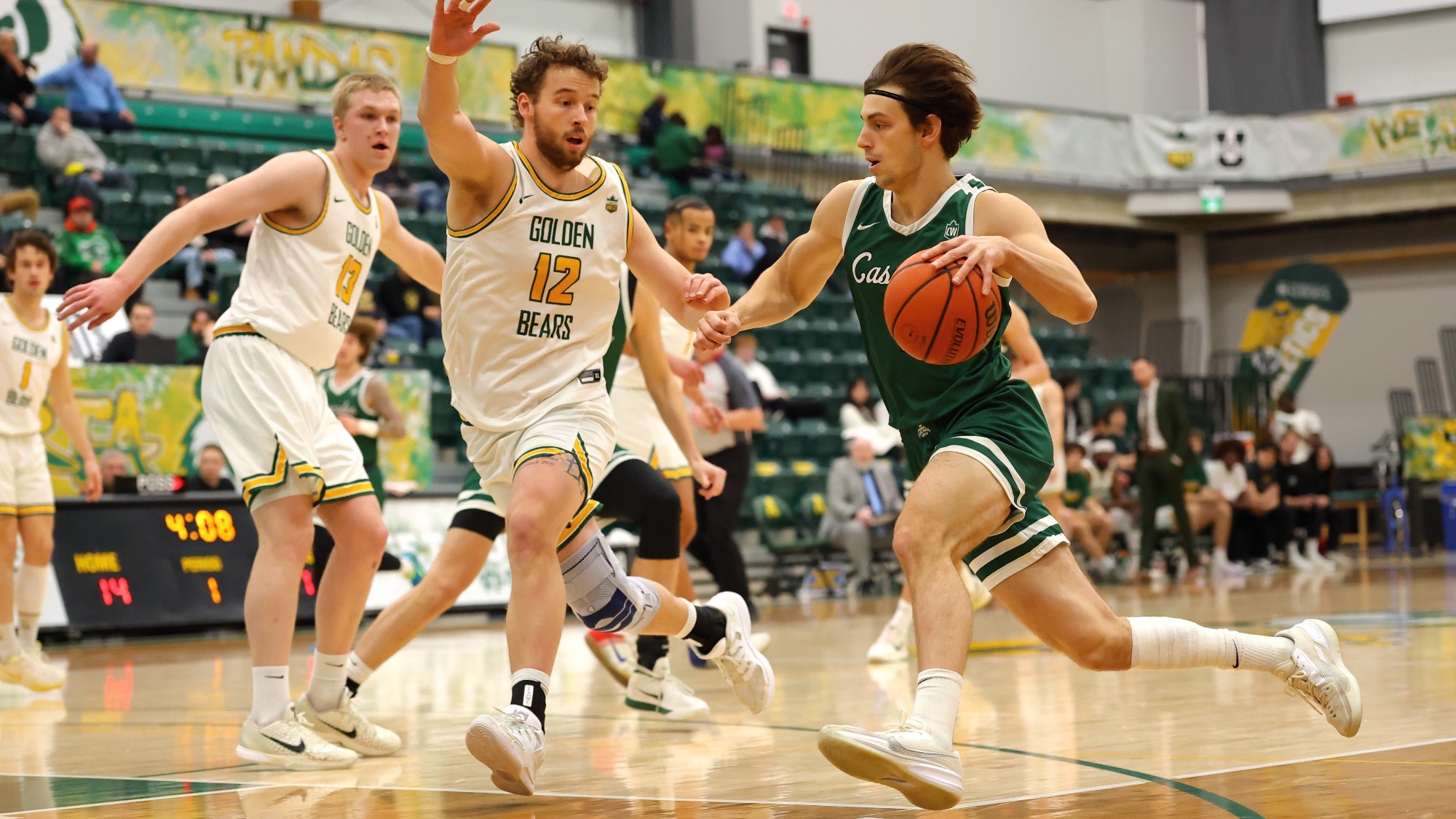 Jaylen Lee drives against Alberta in the CW quarterfinal