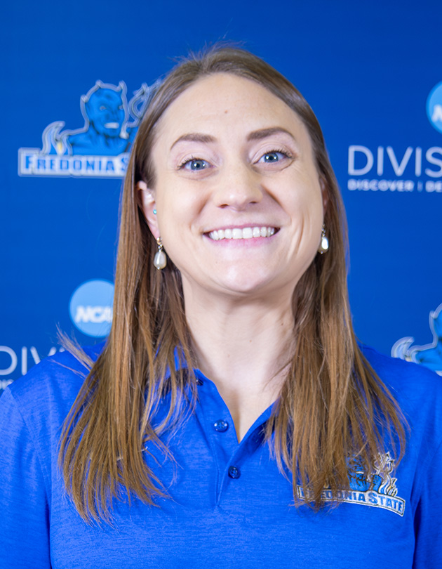 Caryn Engstrom Headshot