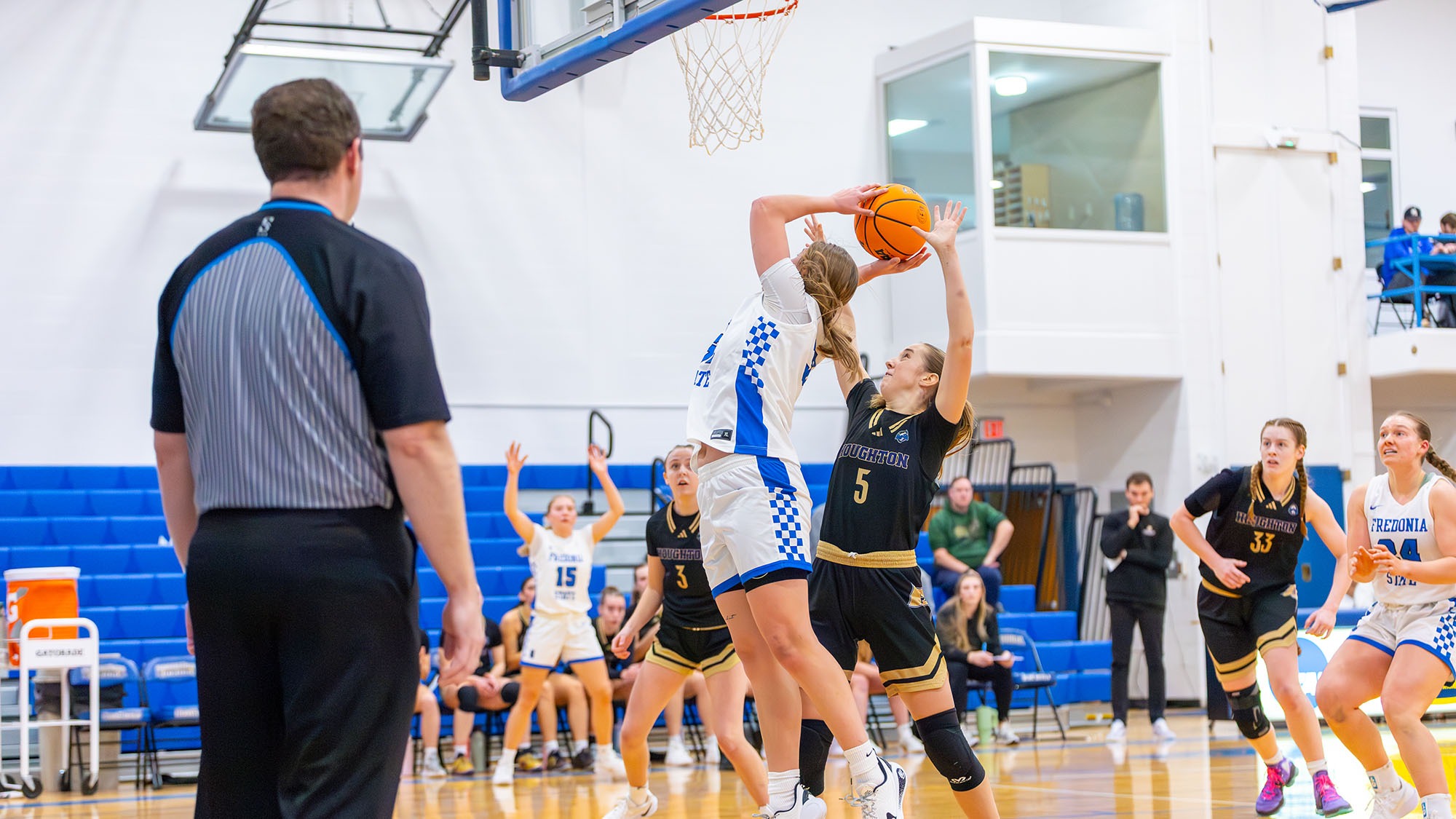 women's basketball layup