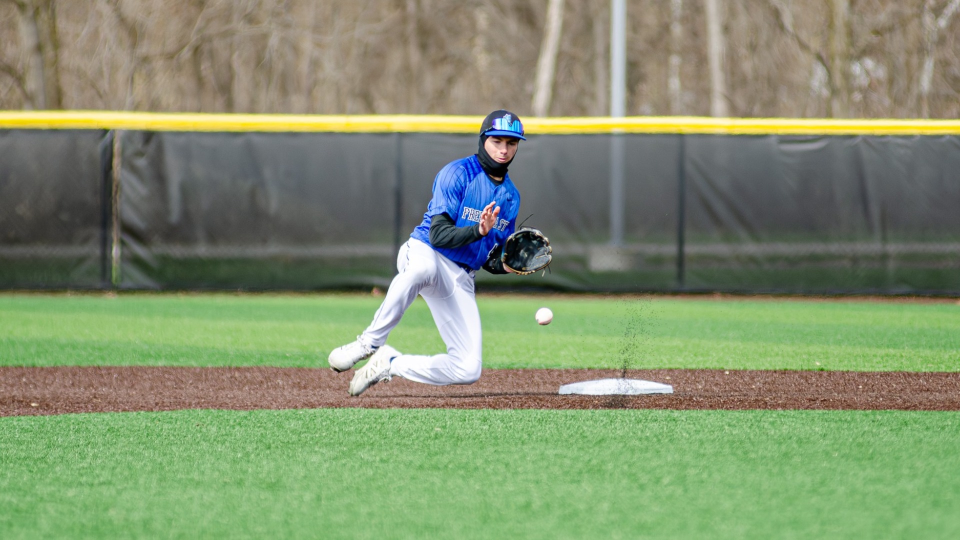 Vito Verni fielding at 2nd base