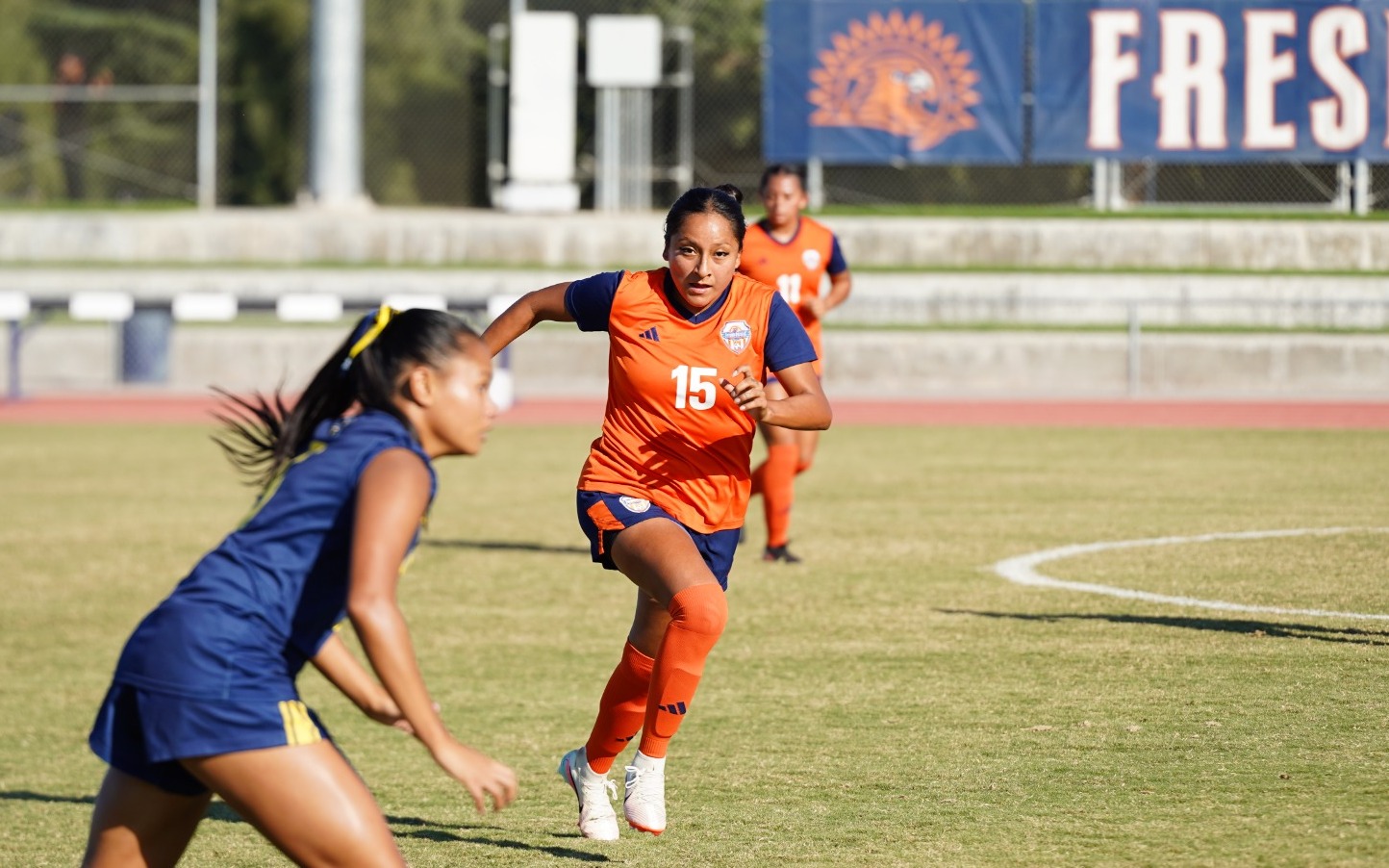 karyme hernandez running for the ball