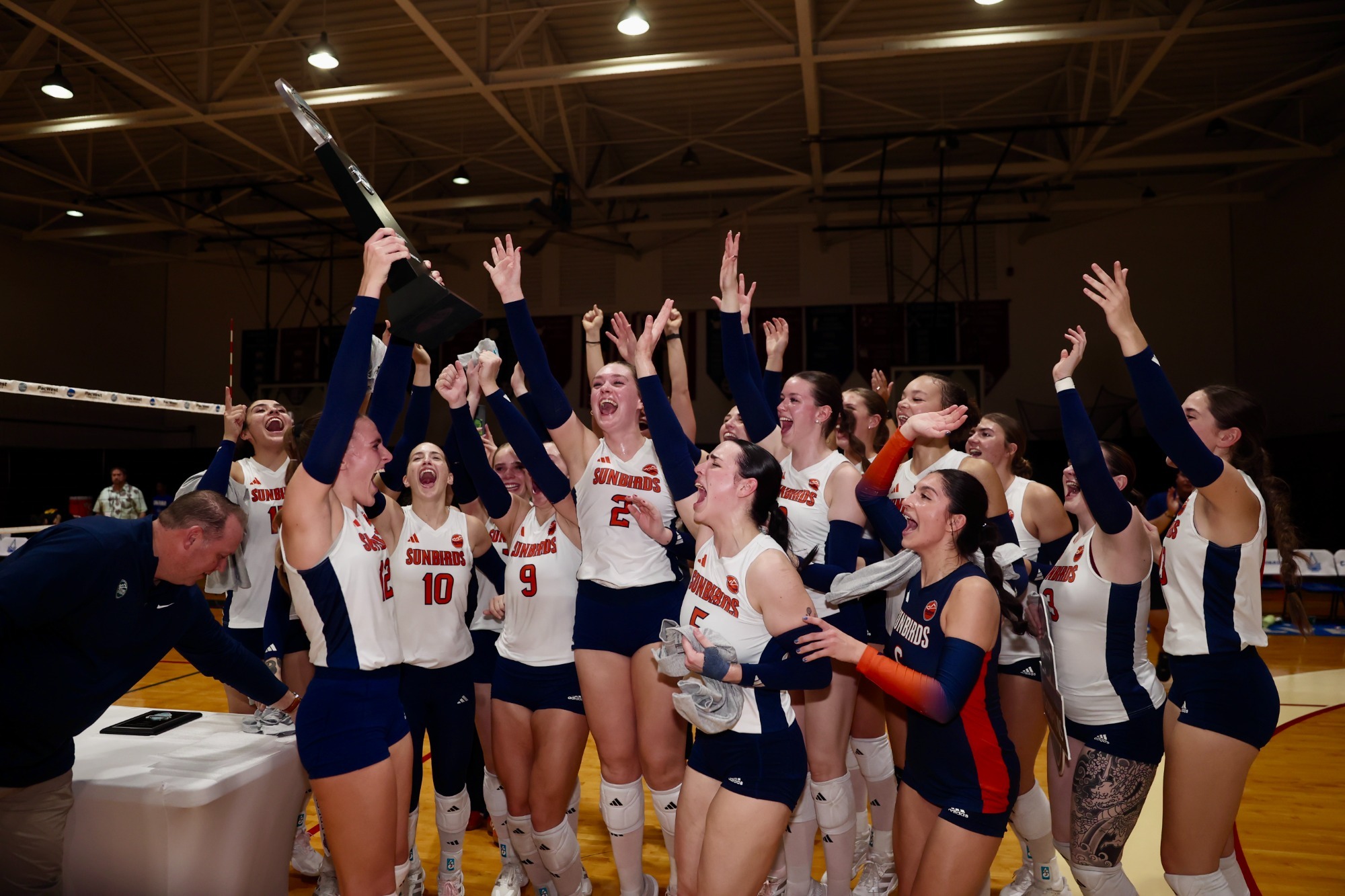 wvb cheering as PacWest Champions