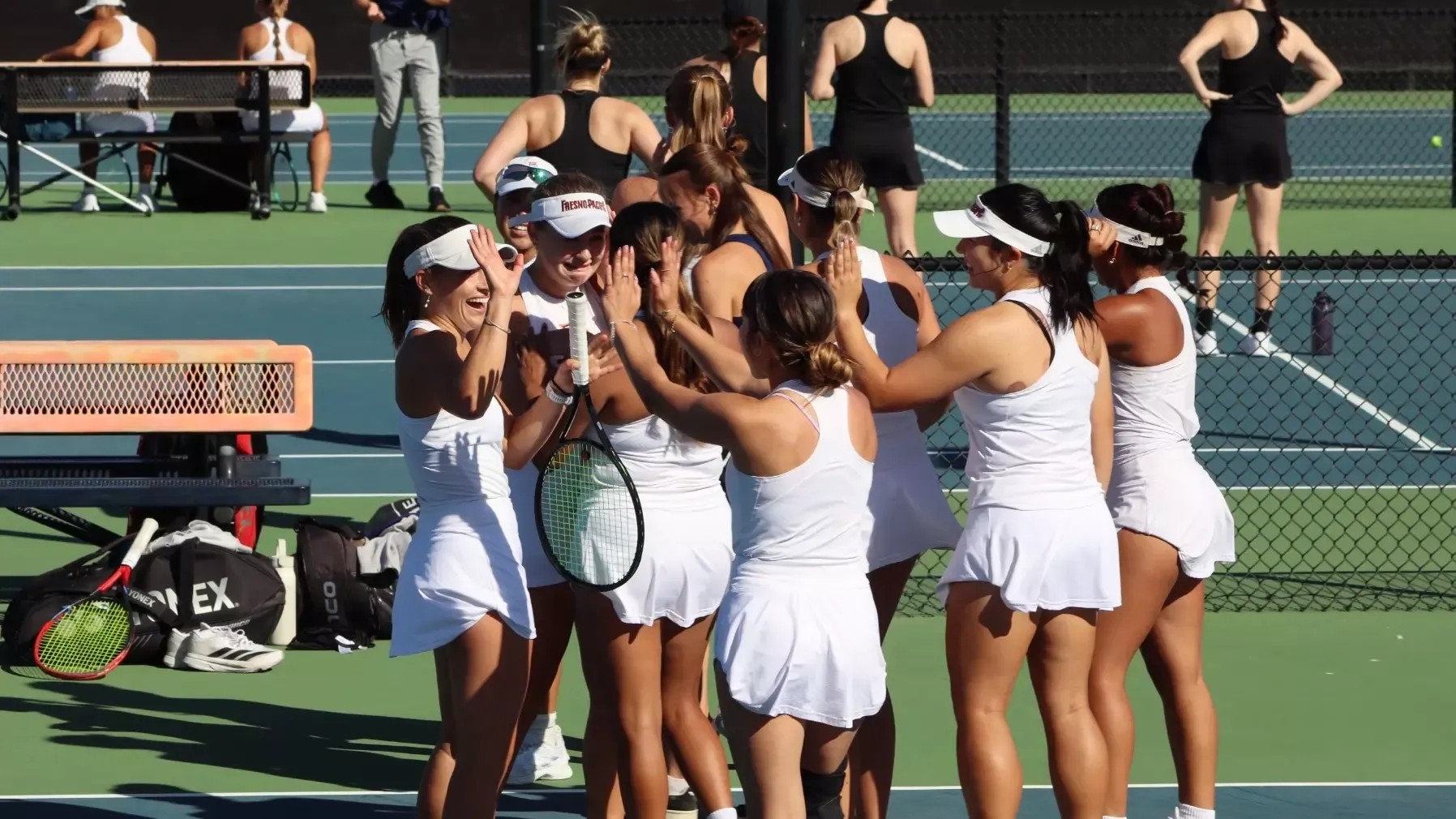 womens tennis celebrating the point
