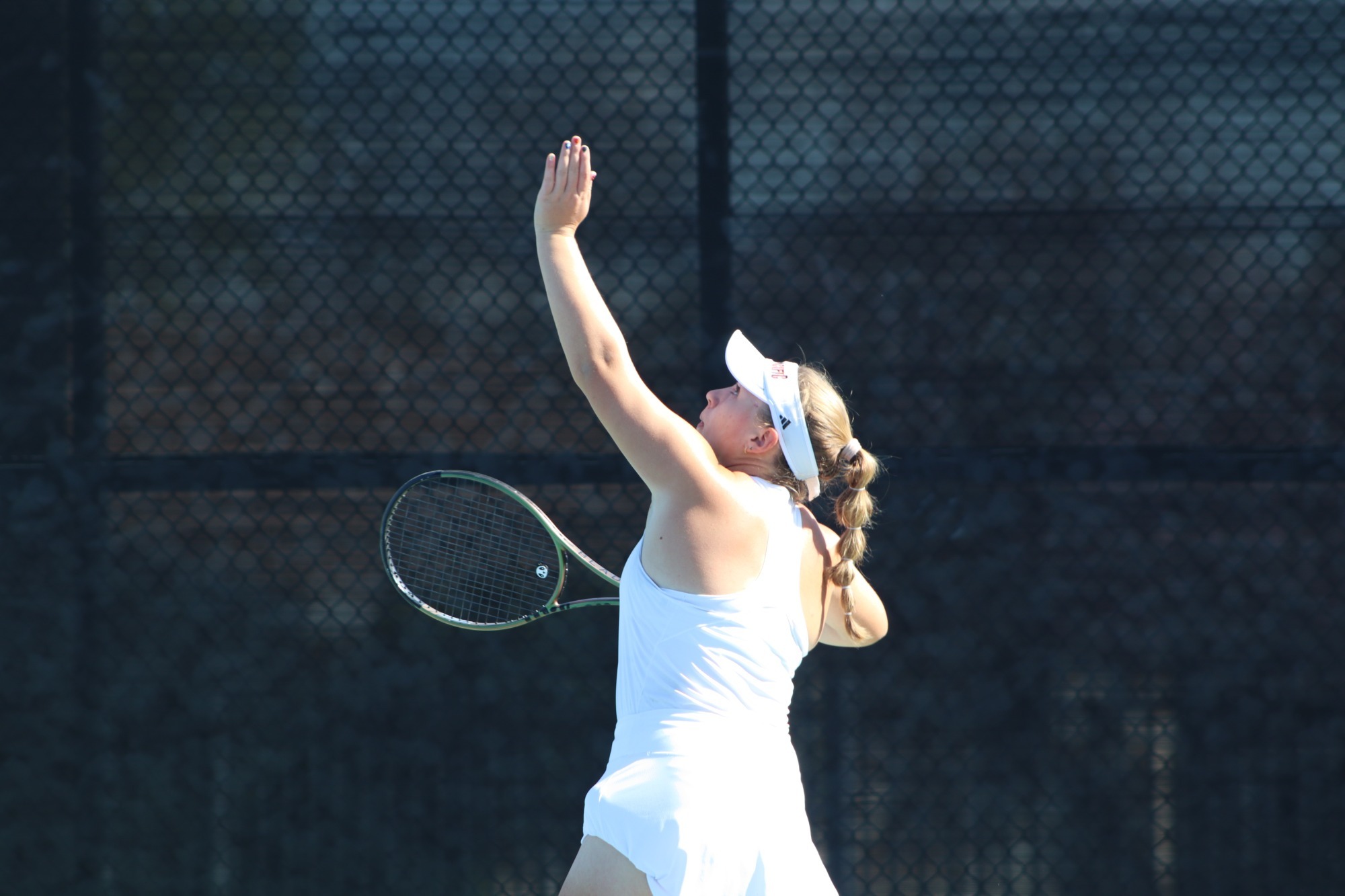 jessica mclean with the serve