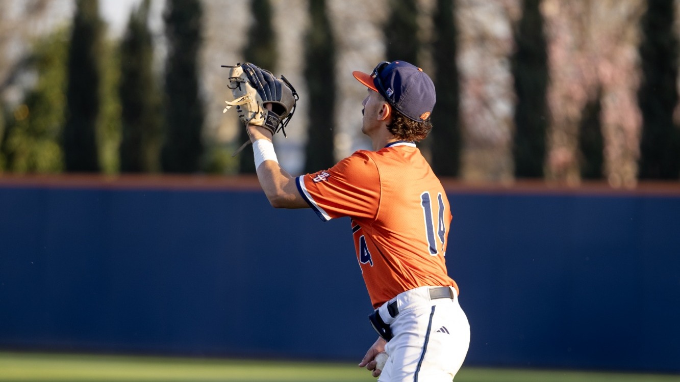 vincent robinson in the outfield