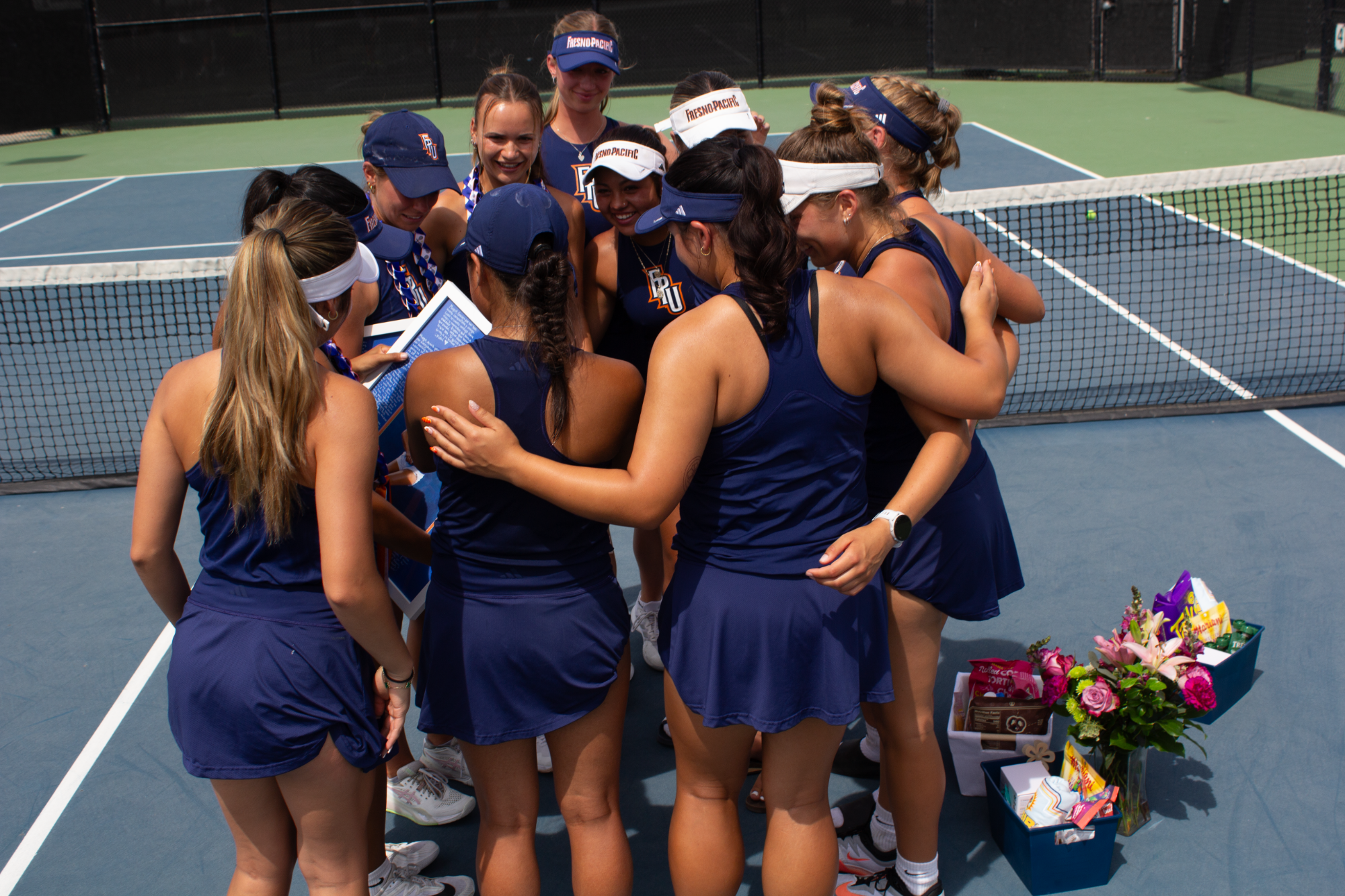 woments tennis on senior day