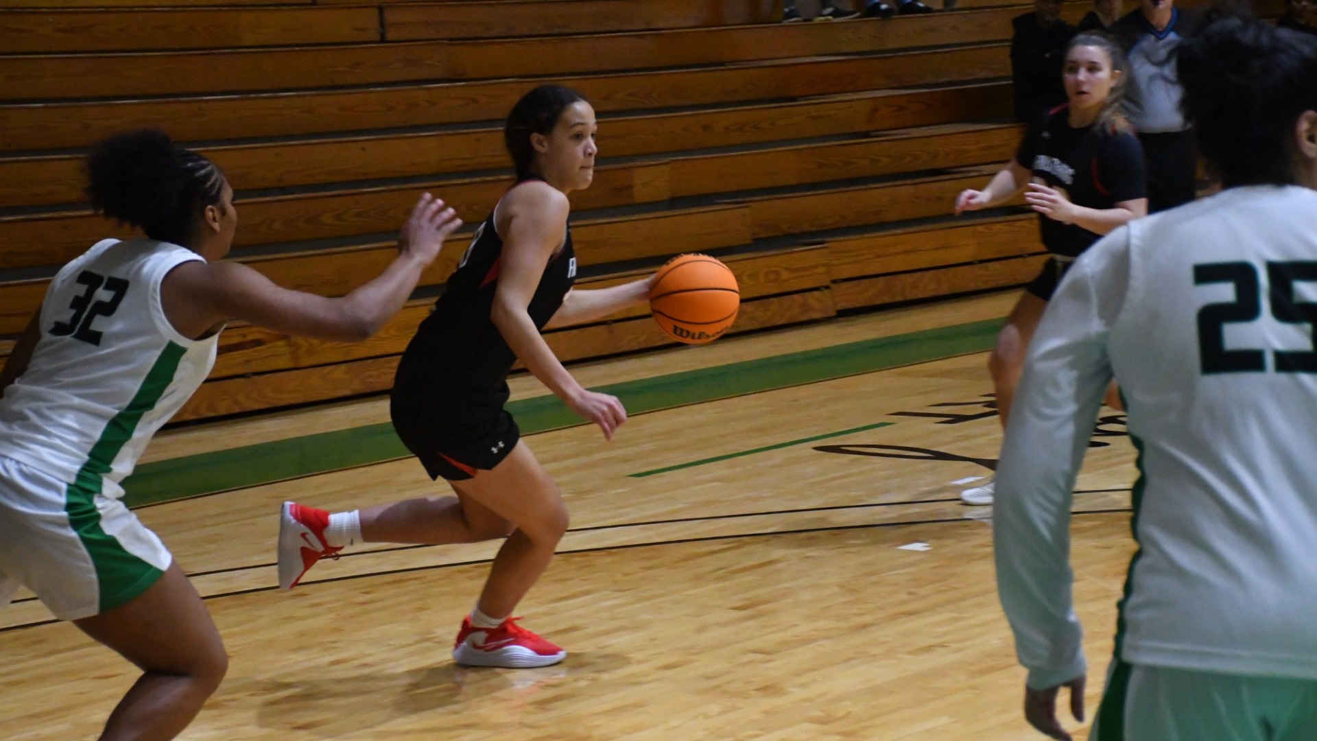 Hawkins Dribble v Salem 26