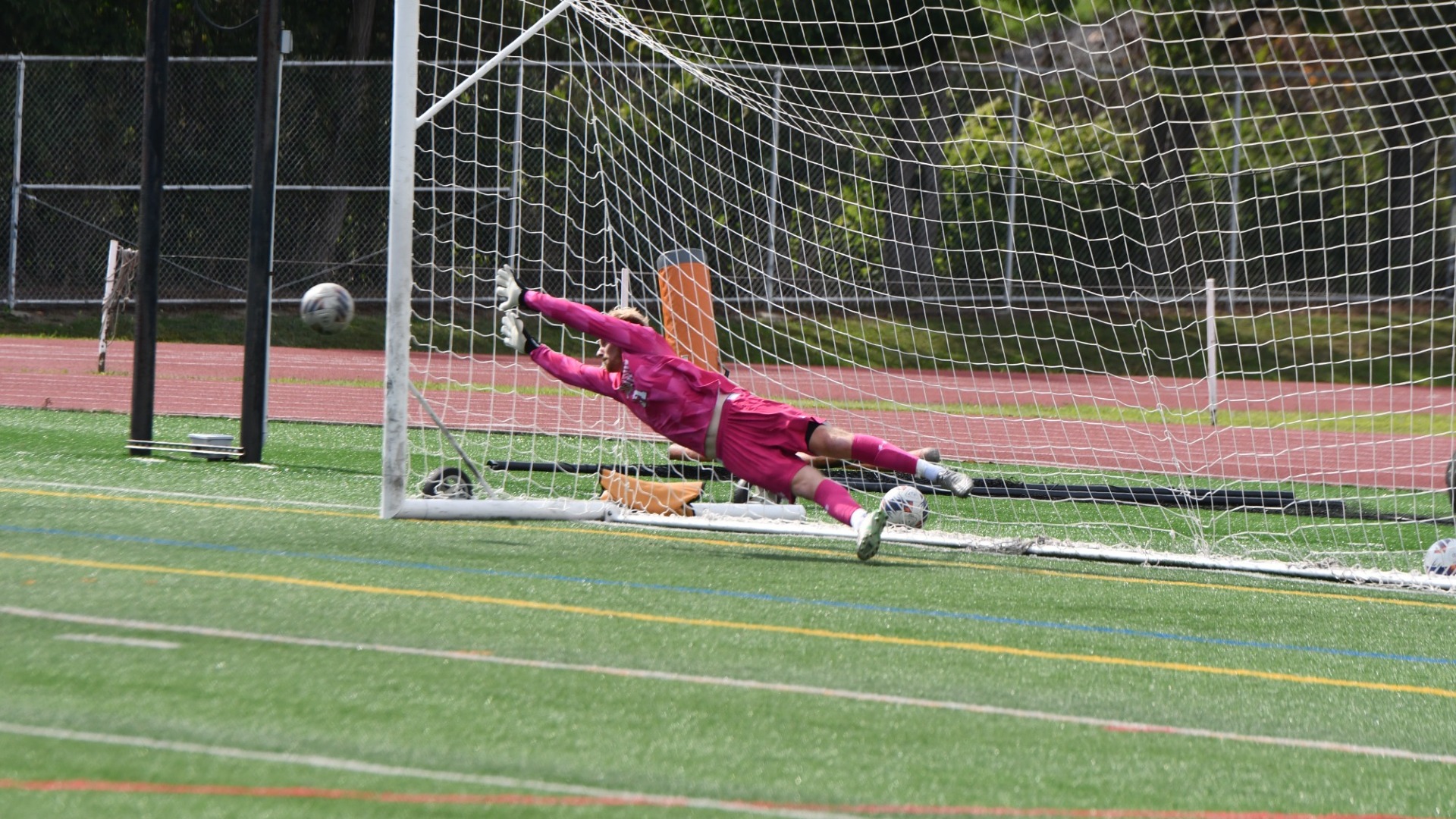 Emerson Dive vs SHU 26