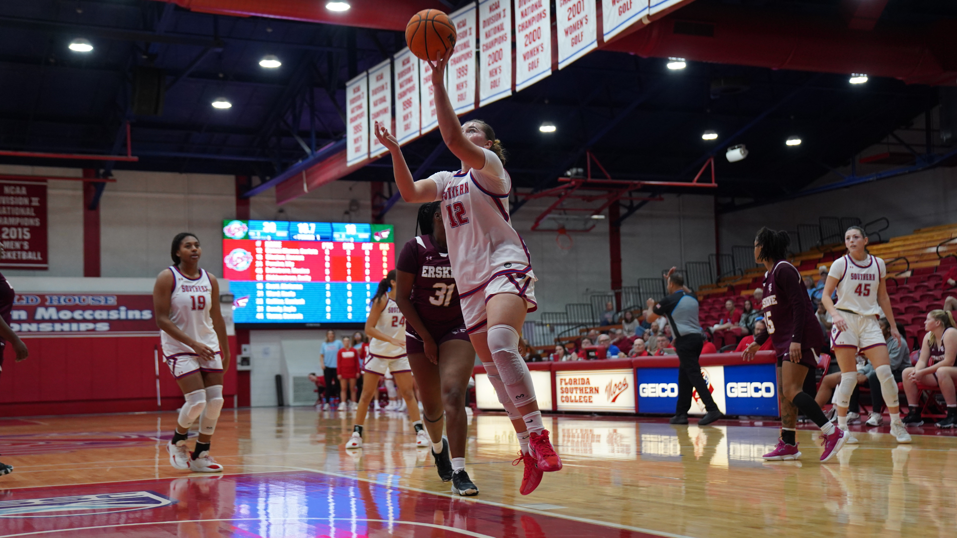Carlota Gomez-Alonso Layup vs. Erskine