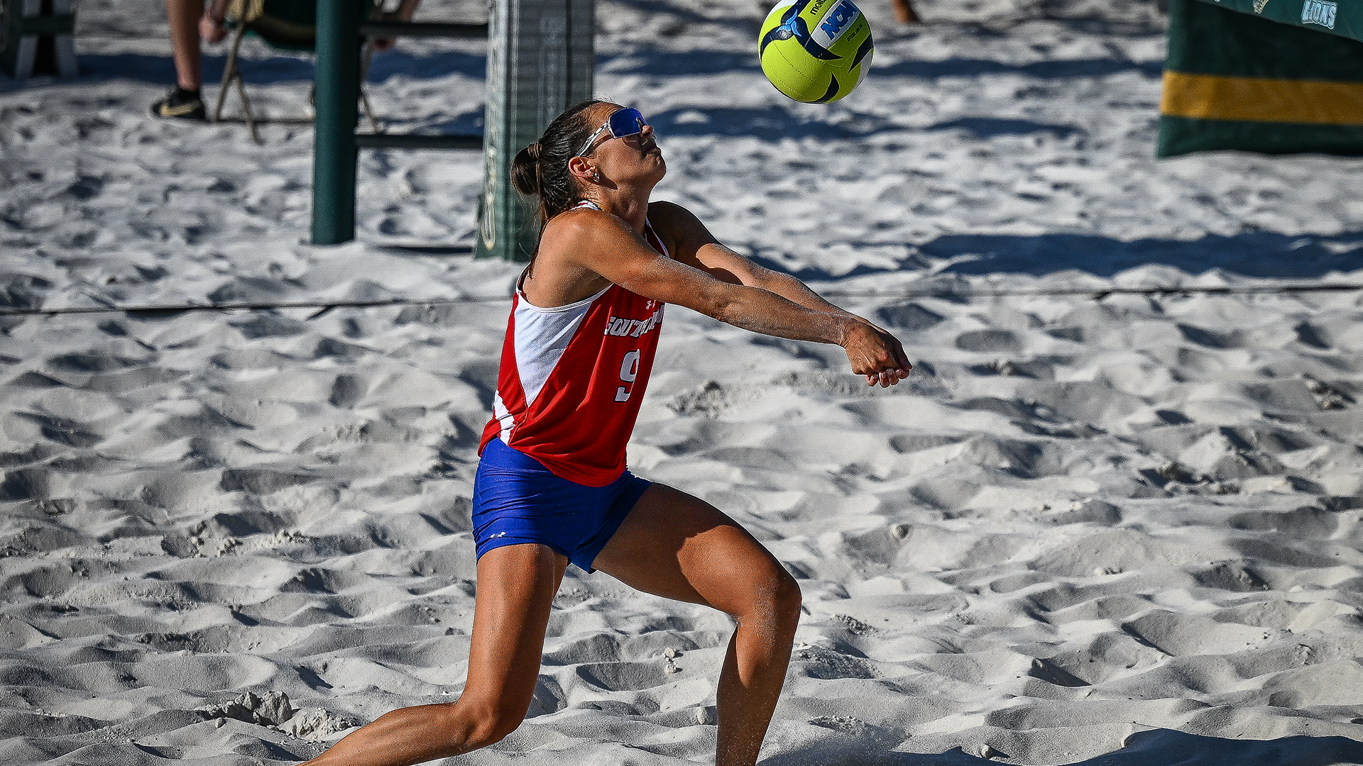 BVB - Emma Winford digging at the SSC Championship